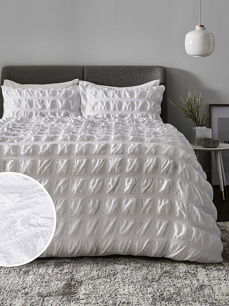 White seersucker supersoft textured duvet cover and pillowcase set (British brand)