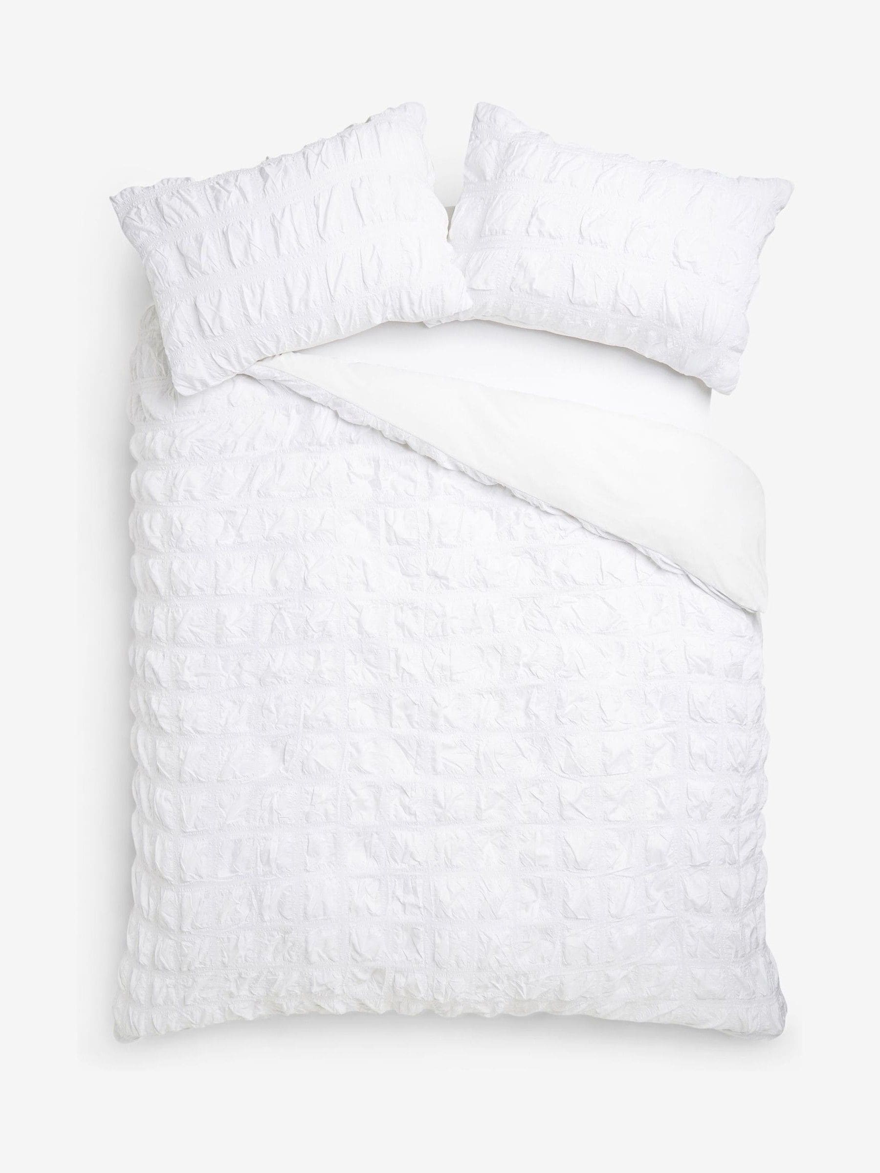 White seersucker supersoft textured duvet cover and pillowcase set (British brand)