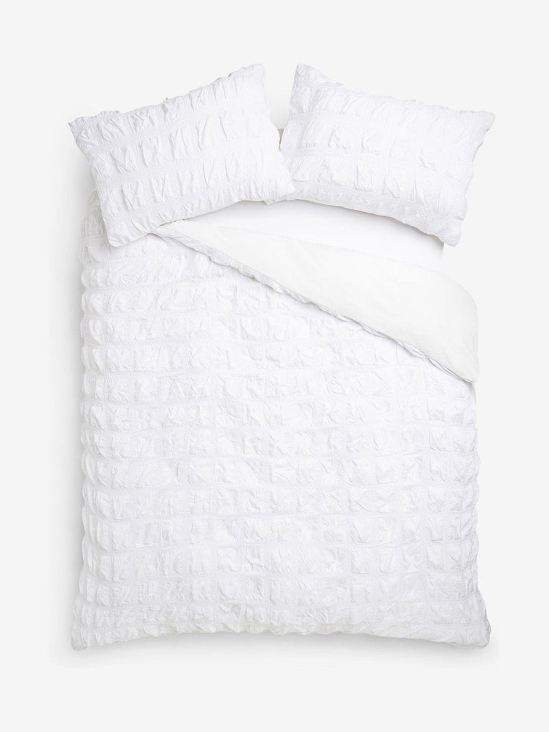 White seersucker supersoft textured duvet cover and pillowcase set (British brand)