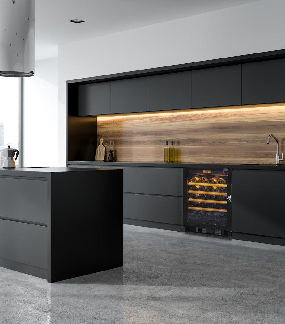 Eurocave single-temperature compact wine cabinet with humidity control - British product