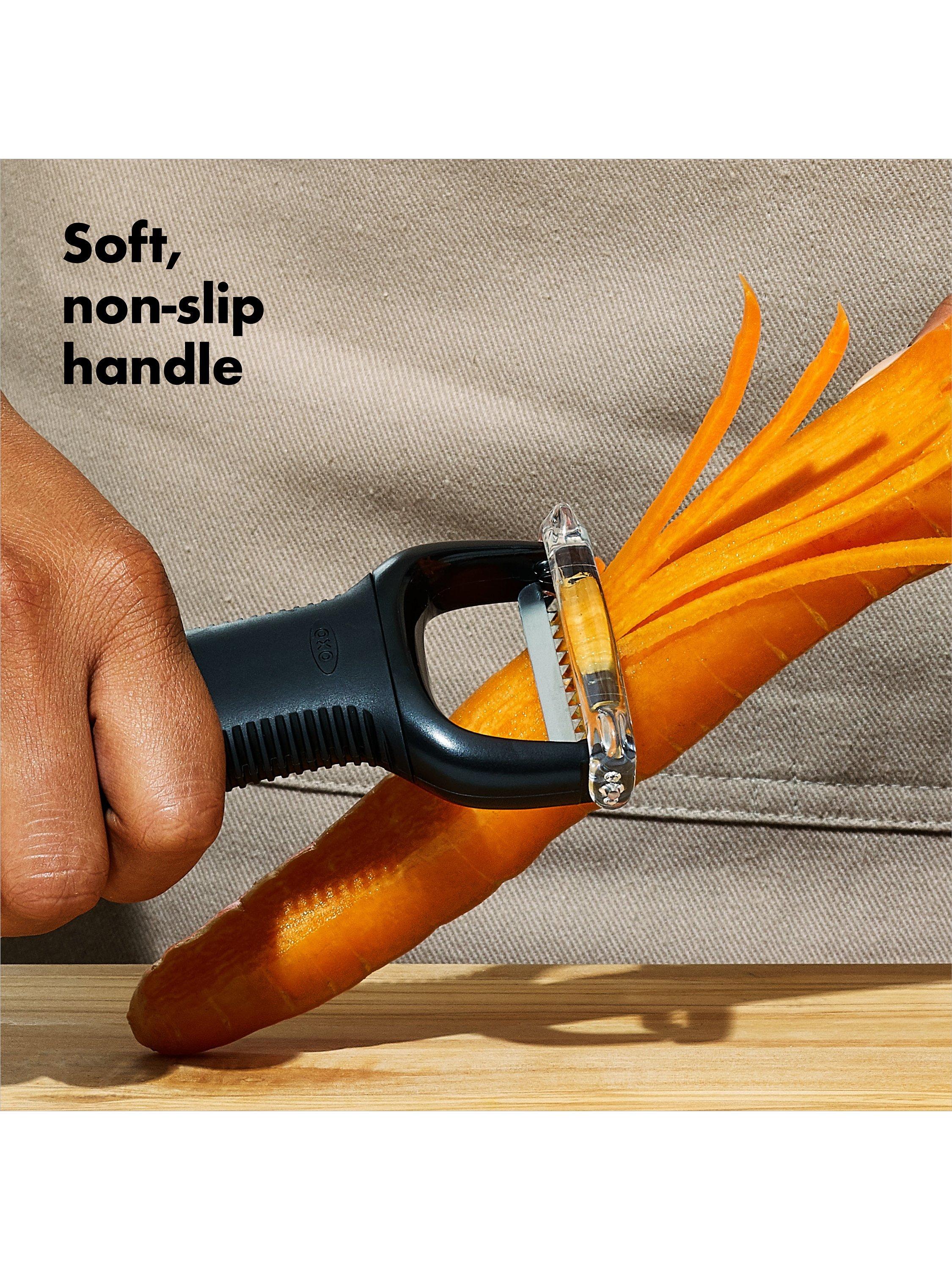 OXO Julienne Peeler with safety cover - British product