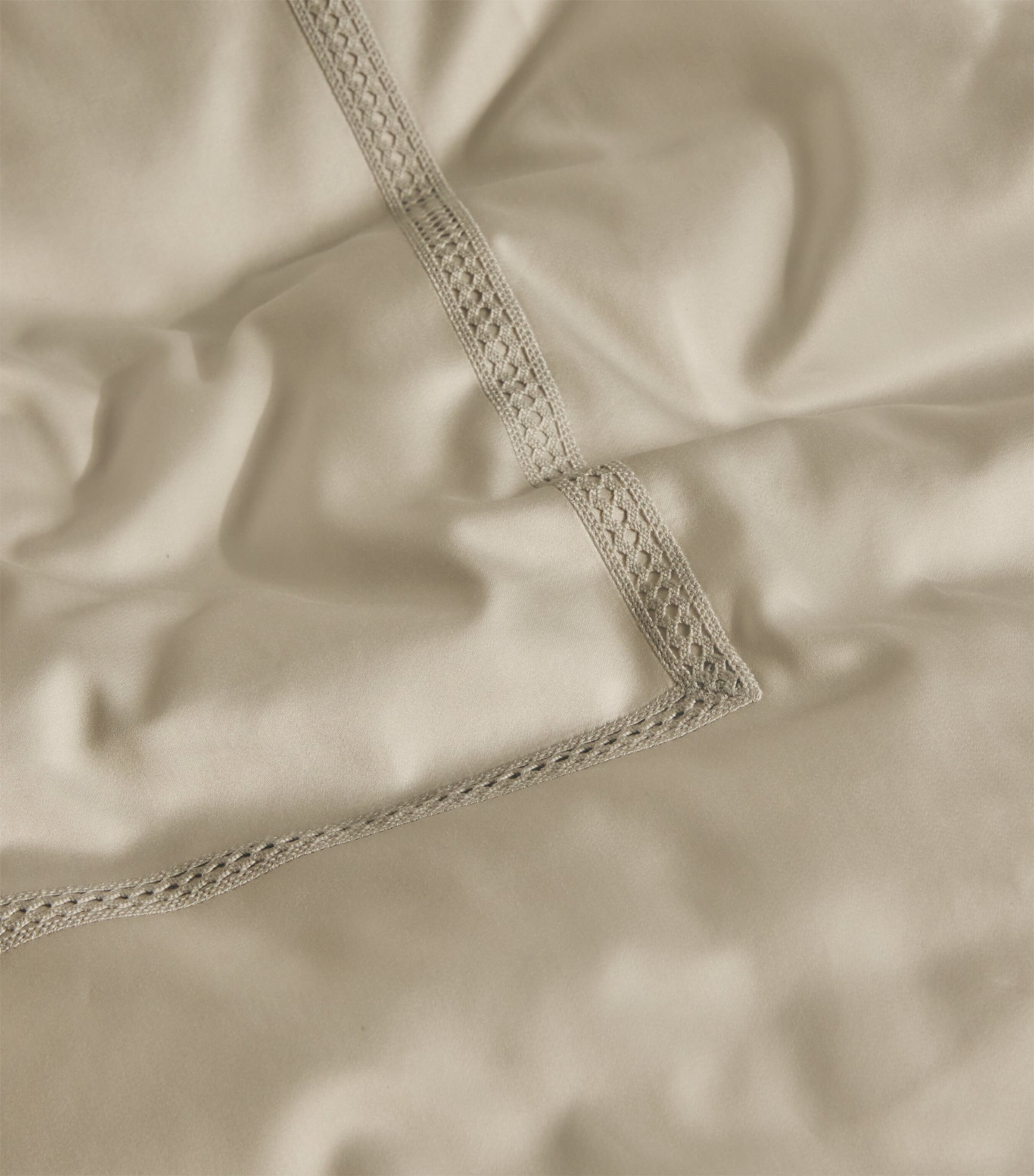 Harrods Wilton Square pillowcases in Supima cotton, 65cm x 65cm, UK version