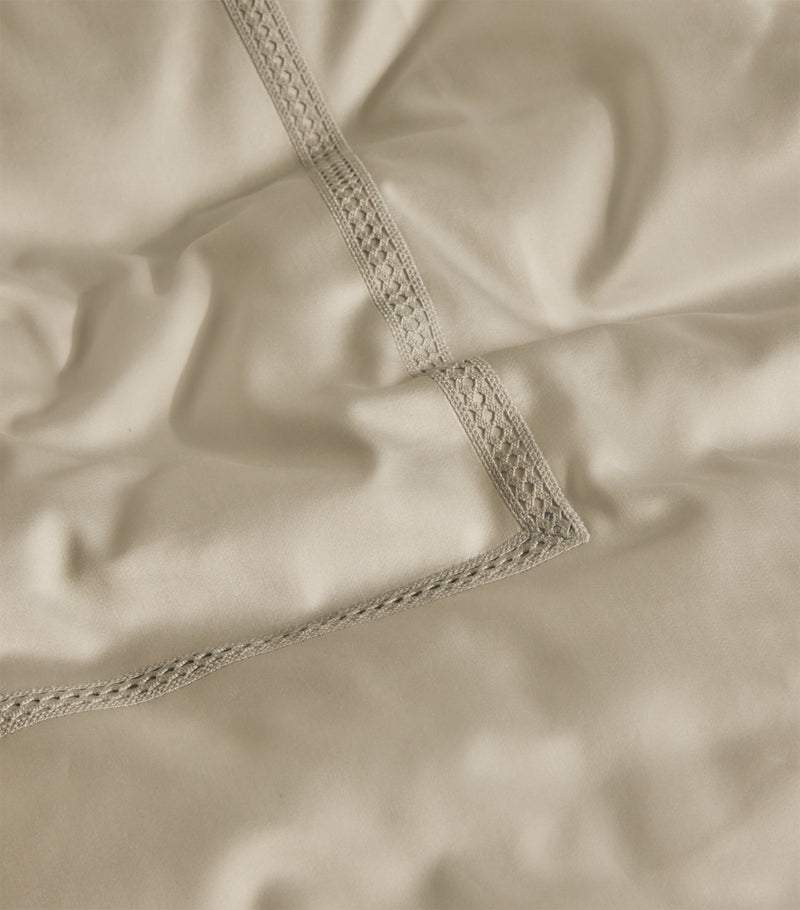 Harrods Wilton Square pillowcases in Supima cotton, 65cm x 65cm, UK version