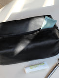 Soft wash bag with lined interior and gunmetal zip for travel (British product)