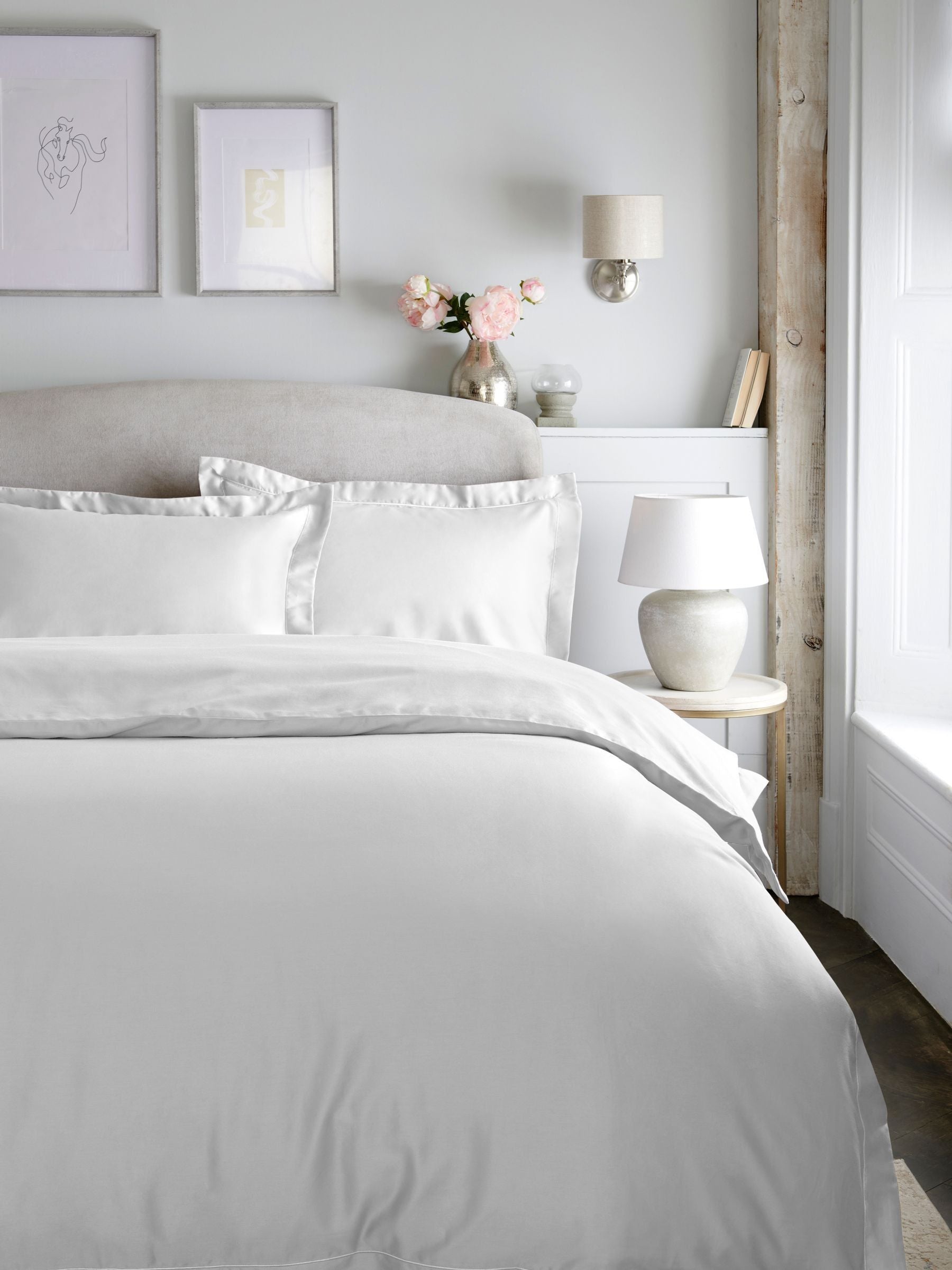White Oxford Edge Collection Luxe duvet cover and pillowcase set (British brand)