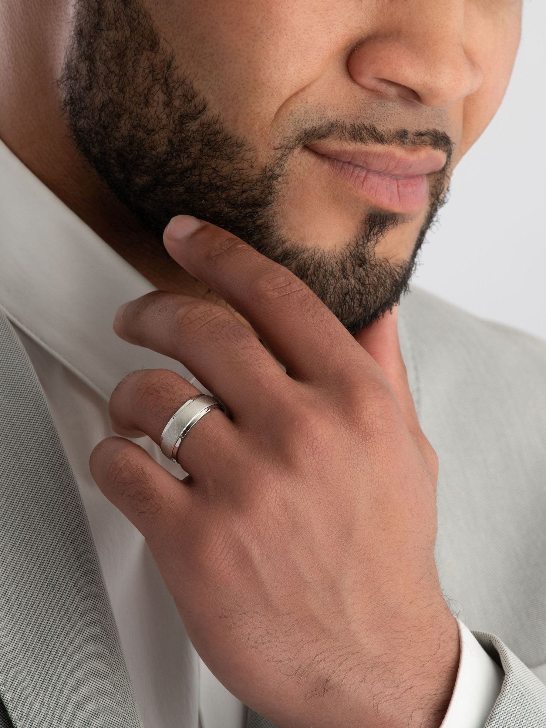 Beaverbrooks textured men's ring 7mm width - British product