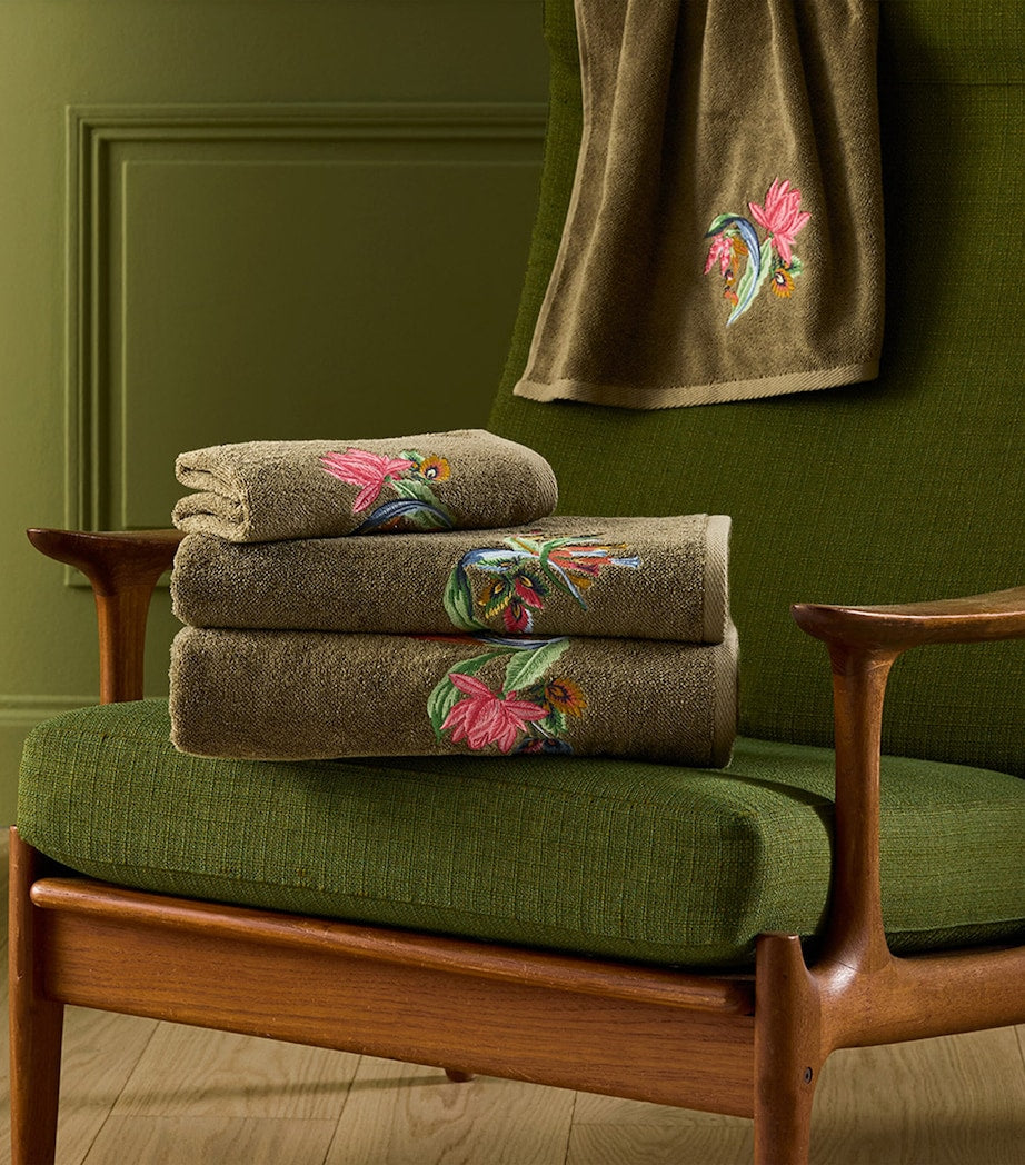 Yves Delorme Eze guest towel 45cm x 70cm (British brand)