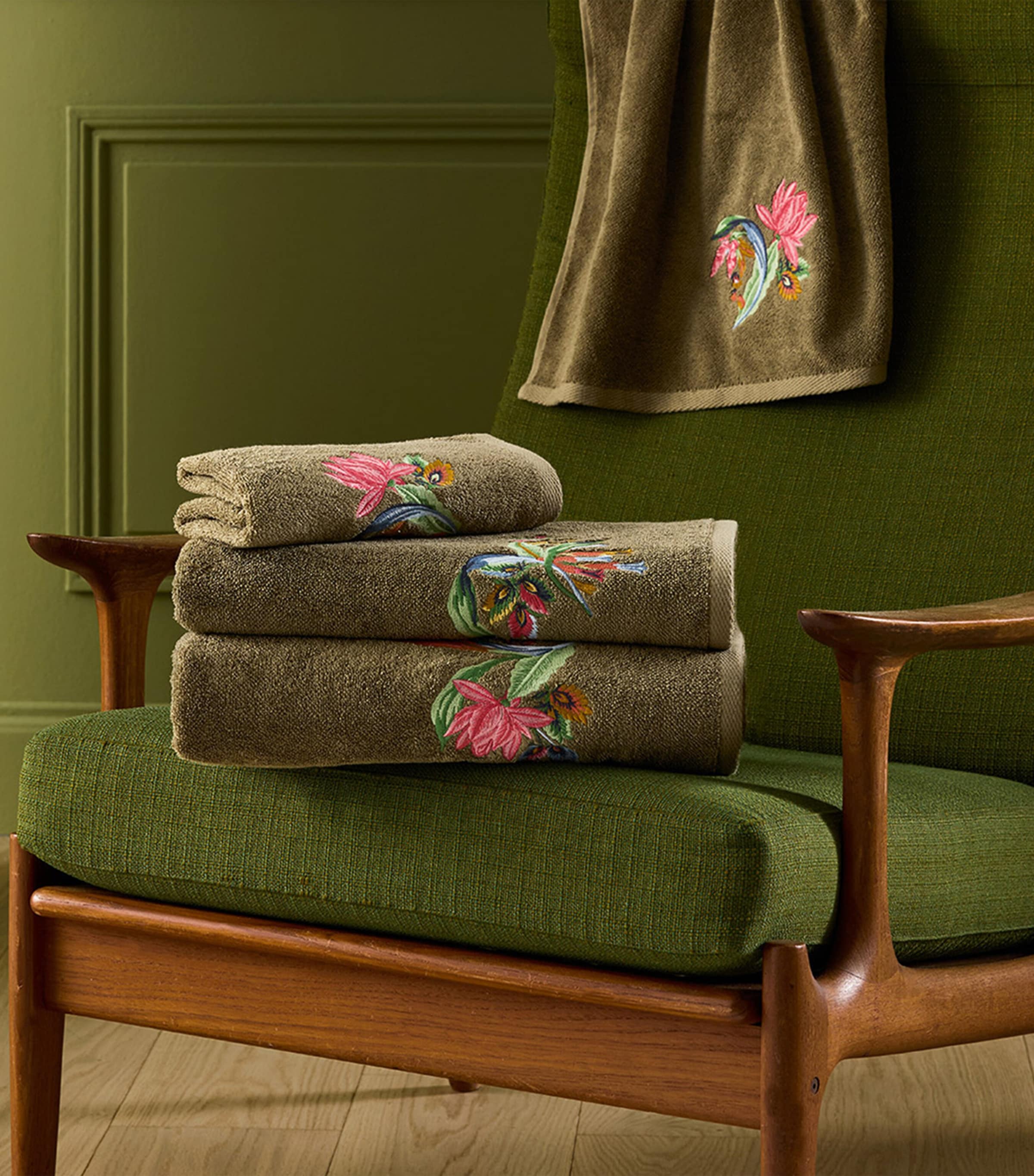 Yves Delorme Eze guest towel 45cm x 70cm (British brand)