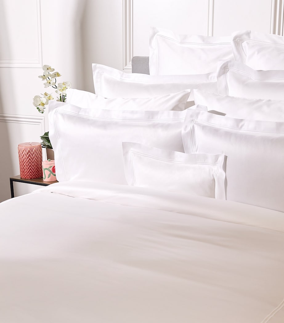 Peter Reed Pendle Double Flat Sheet 230cm x 275cm, imported from the UK