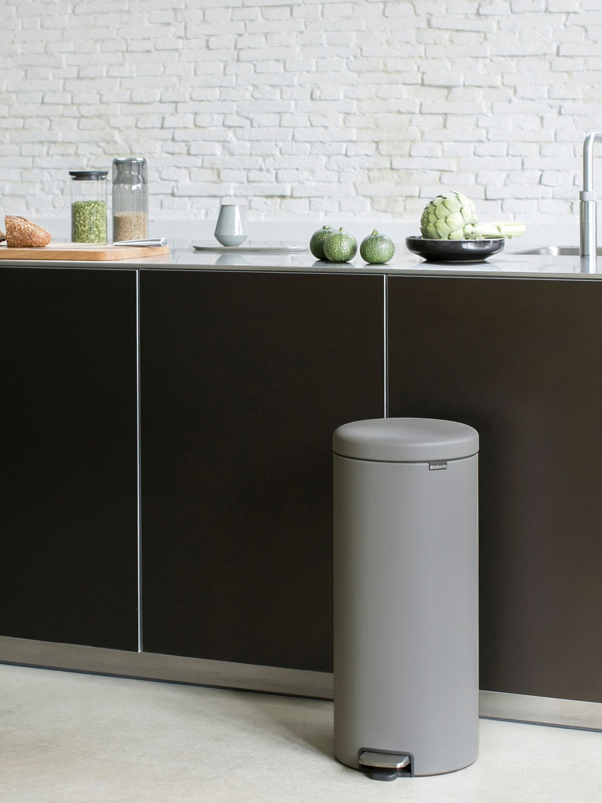 Brabantia Mineral Concrete Grey NewIcon 30L Pedal Bin