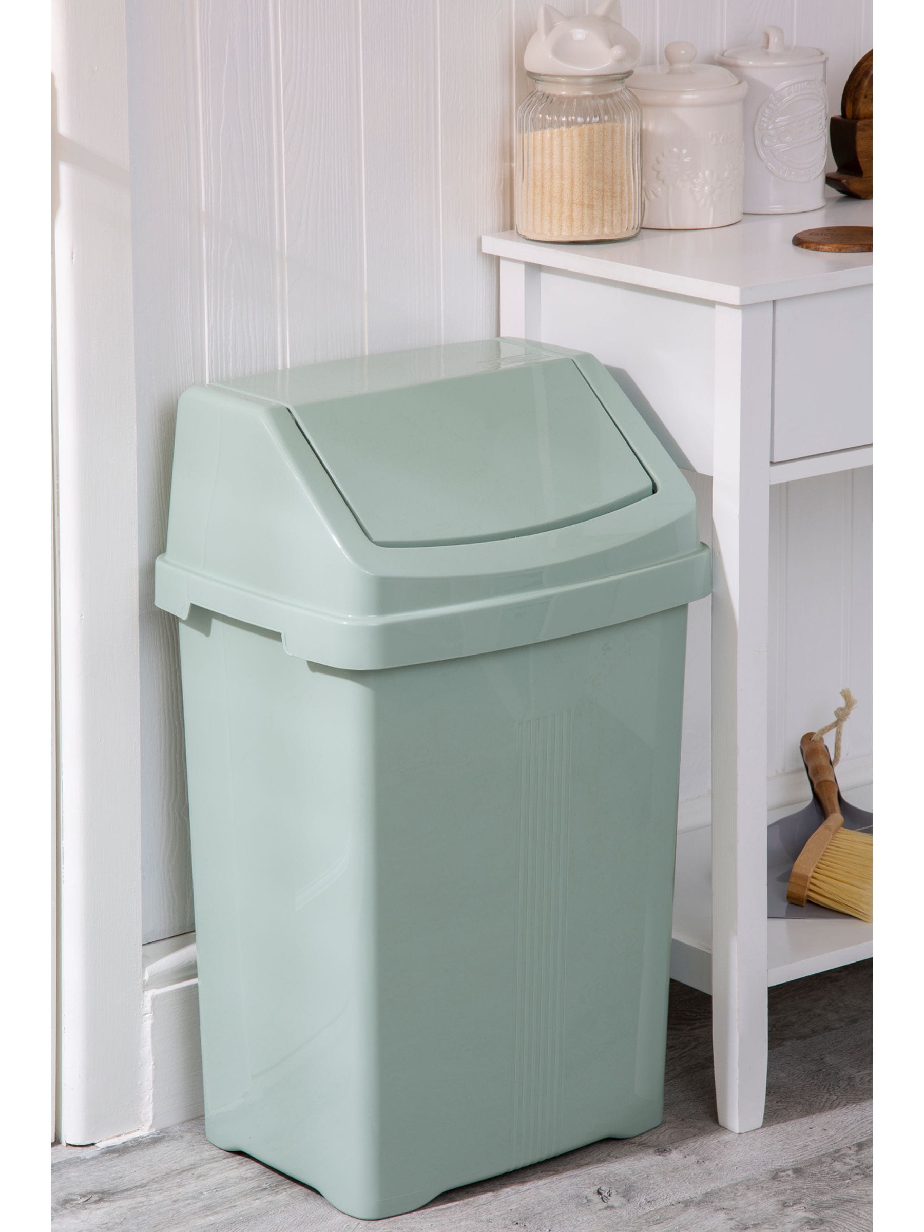 Wham Green Casa 50L plastic swing bin (British brand)