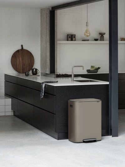 Brabantia Platinum Bo Pedal Bin 60L