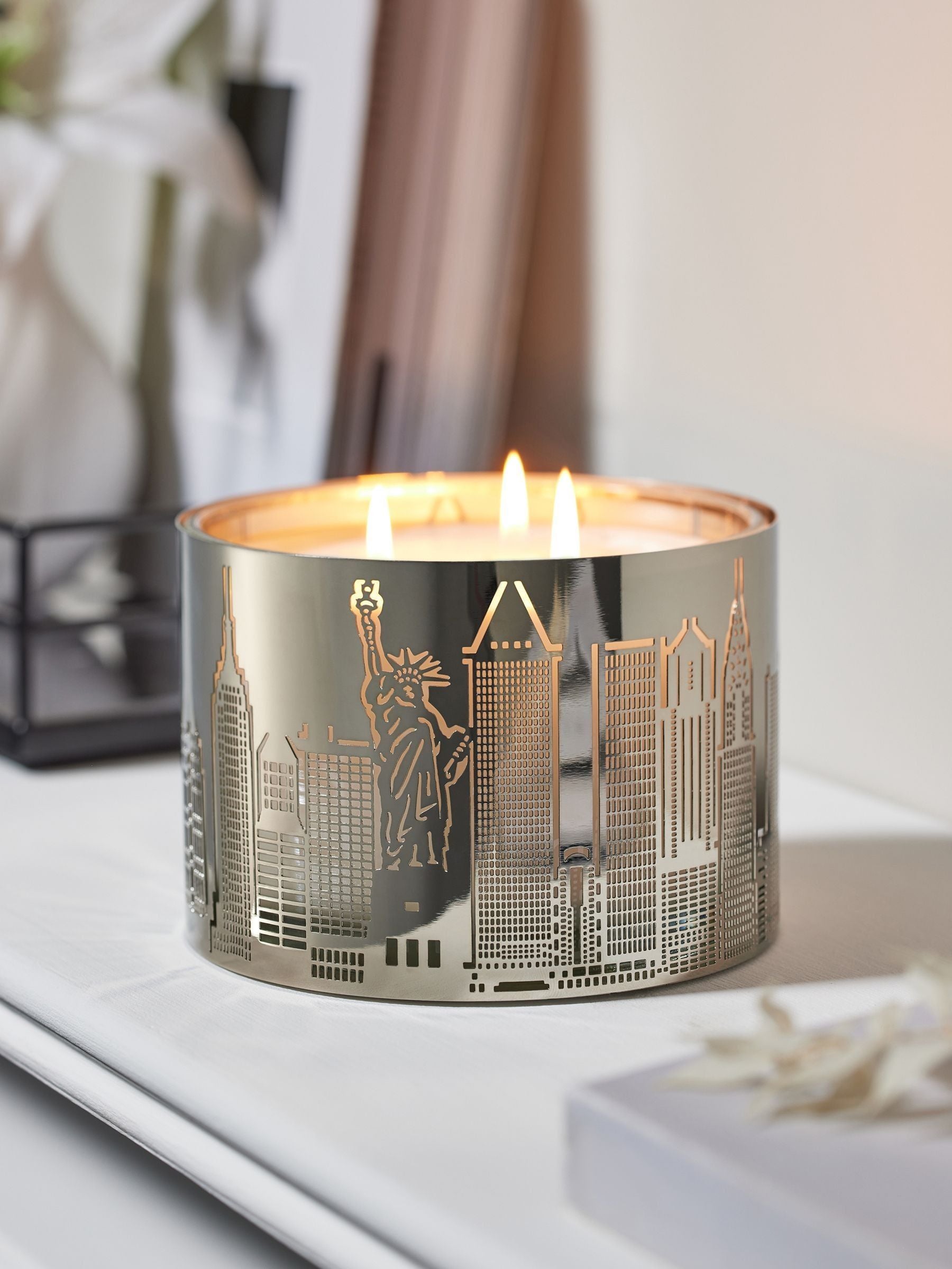 Collection Luxe decorative candle jasmine and orange blossom - British product