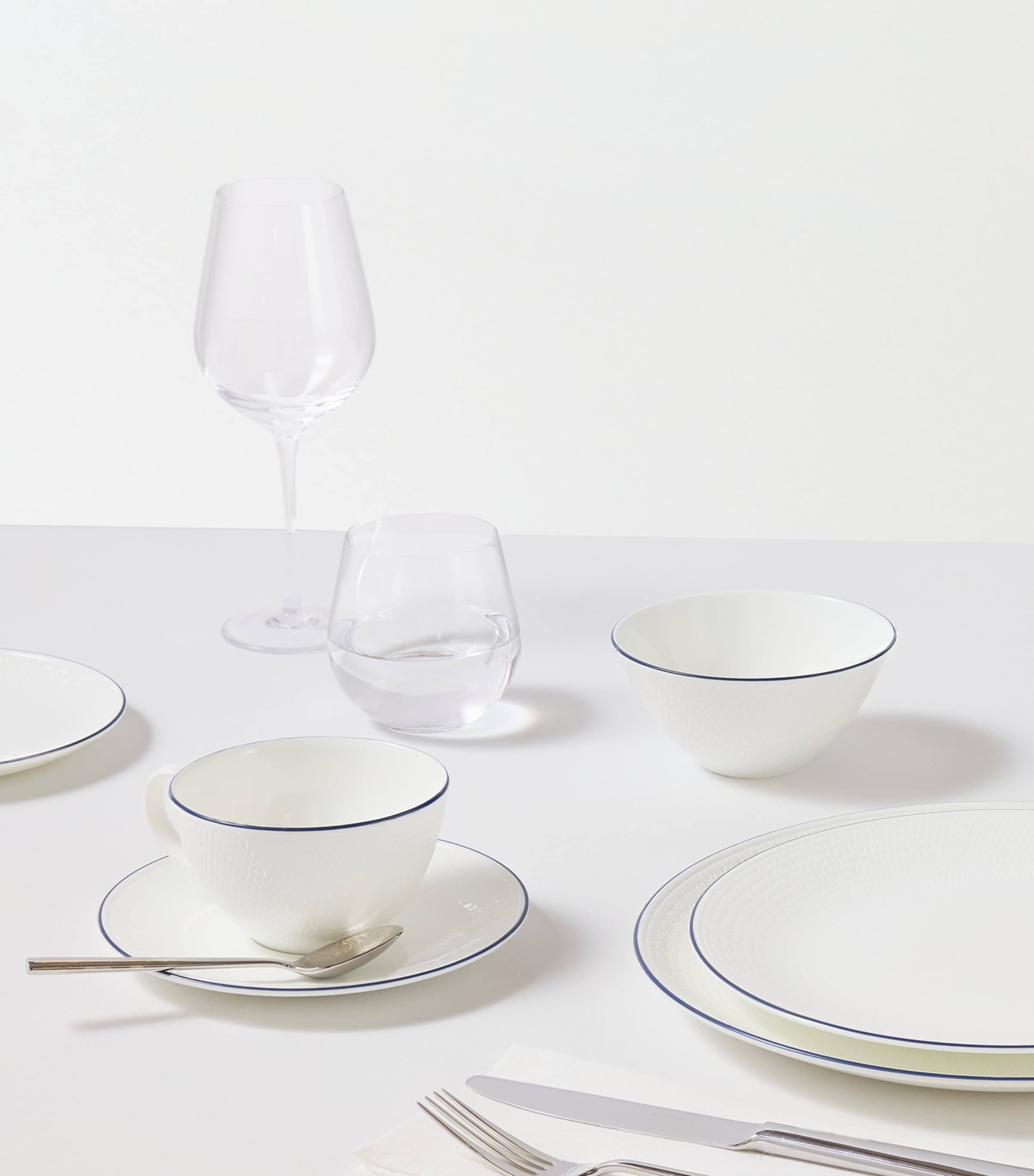 Wedgwood Bone China Gio Blue Plate (28cm)