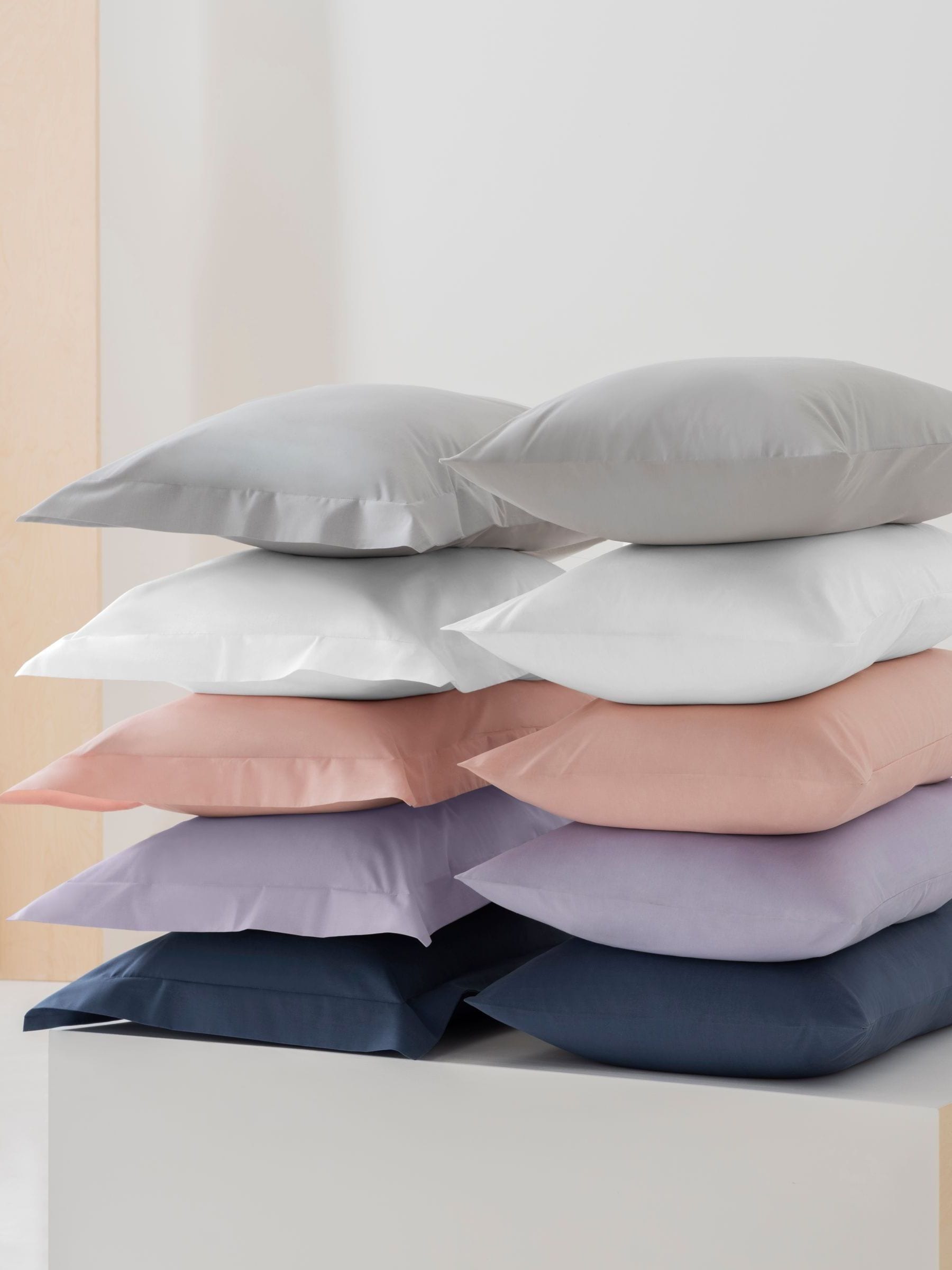 White easy-care polycotton deep fitted sheet (British brand)