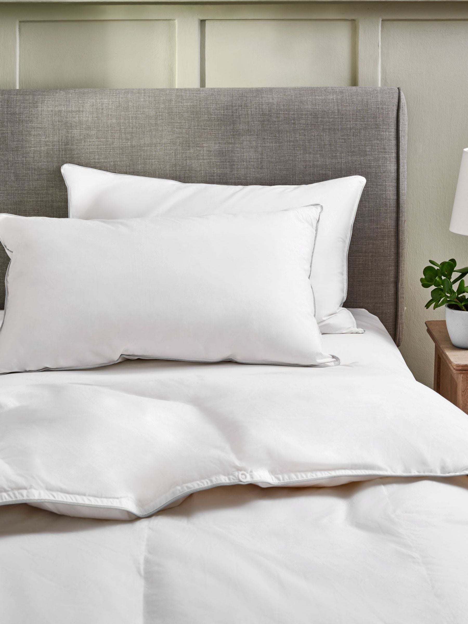 Medium duck feather pillows 50x75cm, imported from the UK