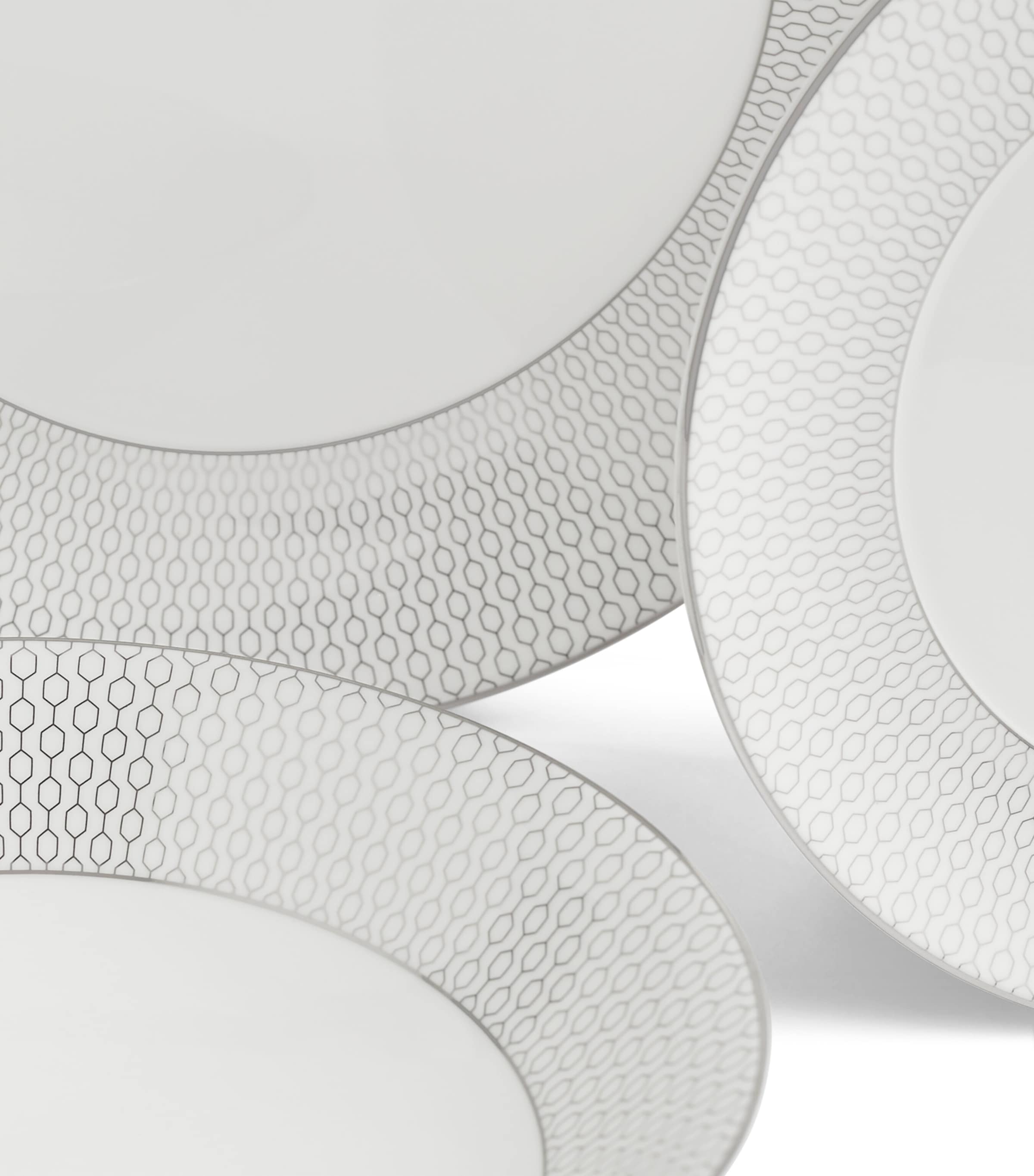 Wedgwood Set of 16 Gio Platinum Dinnerware Pieces