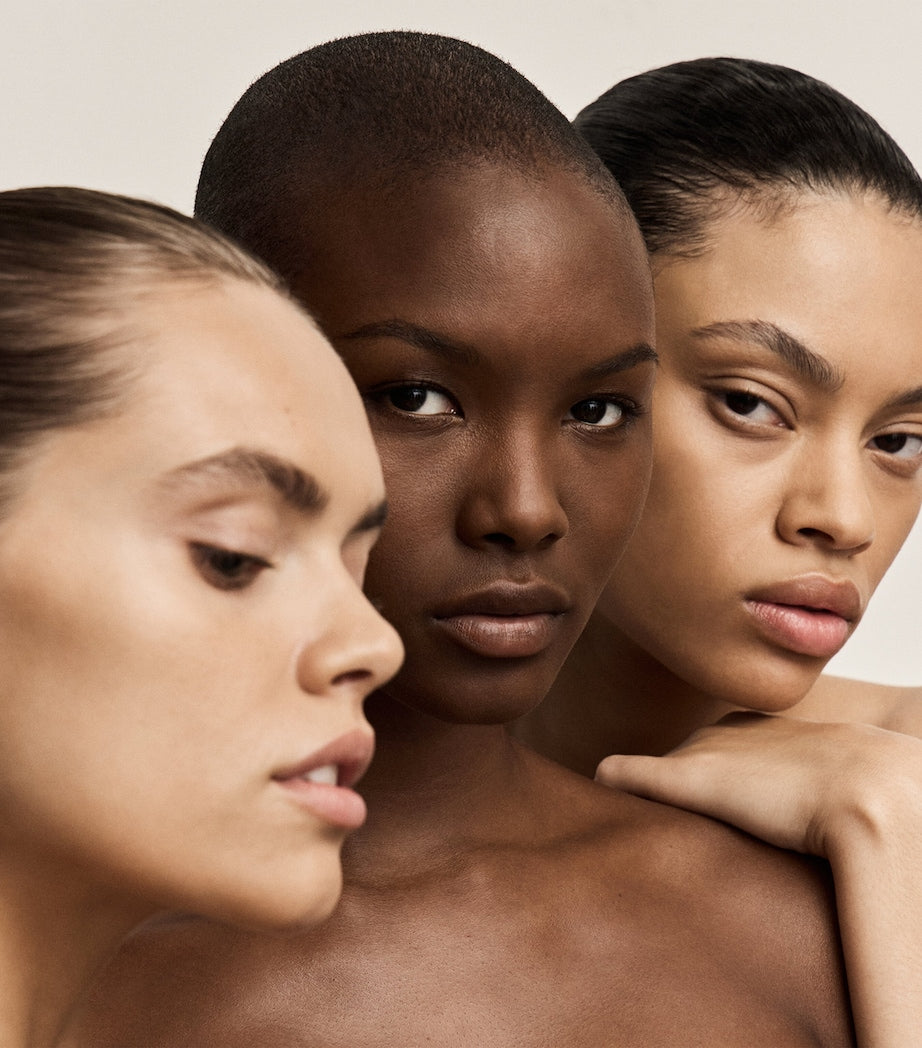 Kylie Cosmetics Natural Blur powder foundation, UK version