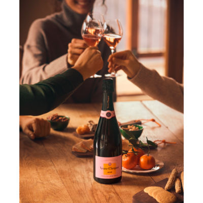 Veuve Clicquot Champagne Rosé 750ml bottle packaging (British brand)