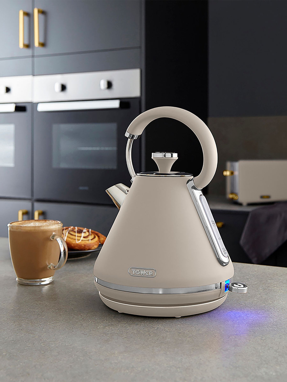 Tower Cream Cavaletto 1.7L 3KW Kettle