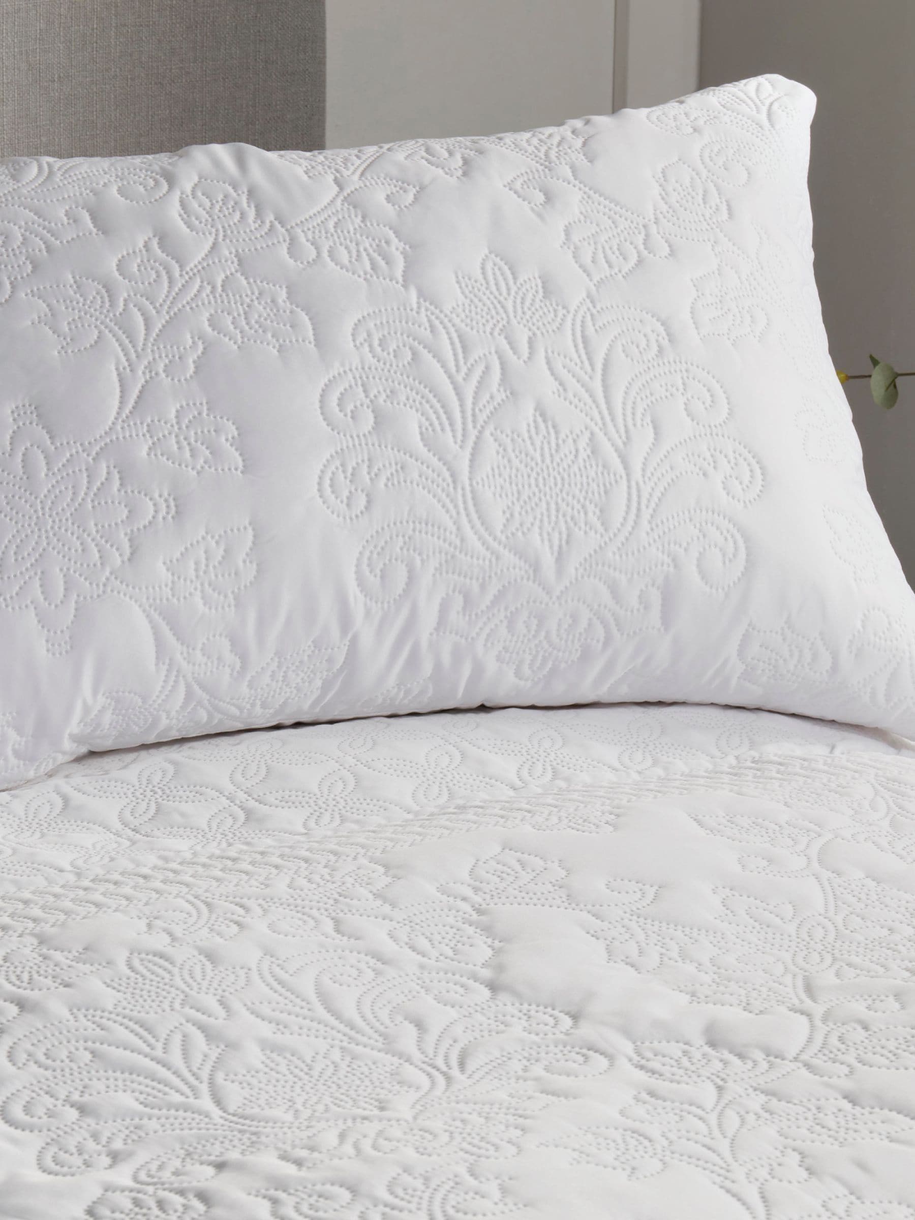 Serene White Avery Stripe Duvet Cover Set Single (British brand)