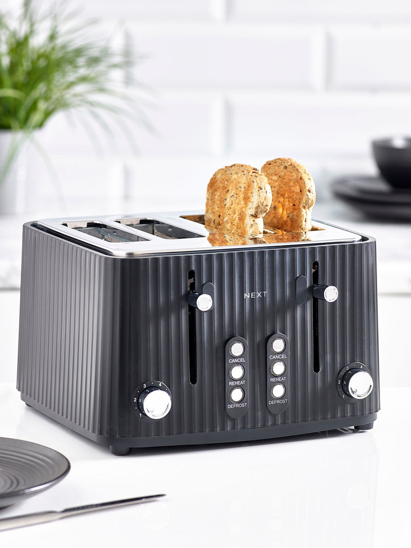 Black sleek 4 slice toaster - British product