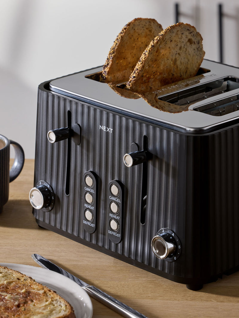 Black sleek 4 slice toaster - British product