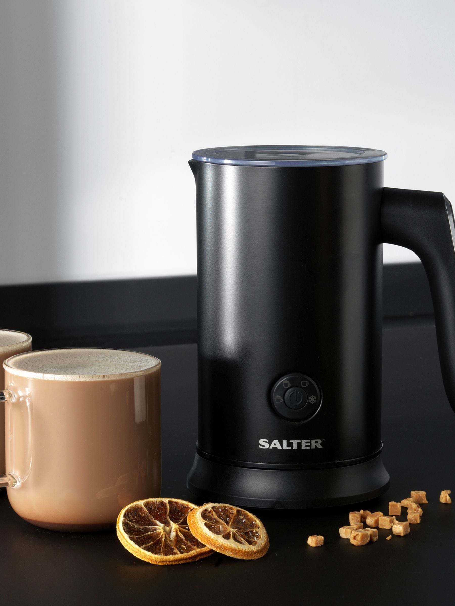Salter hot chocolate maker with 240ml heating and 115ml frothing capacities (British brand)