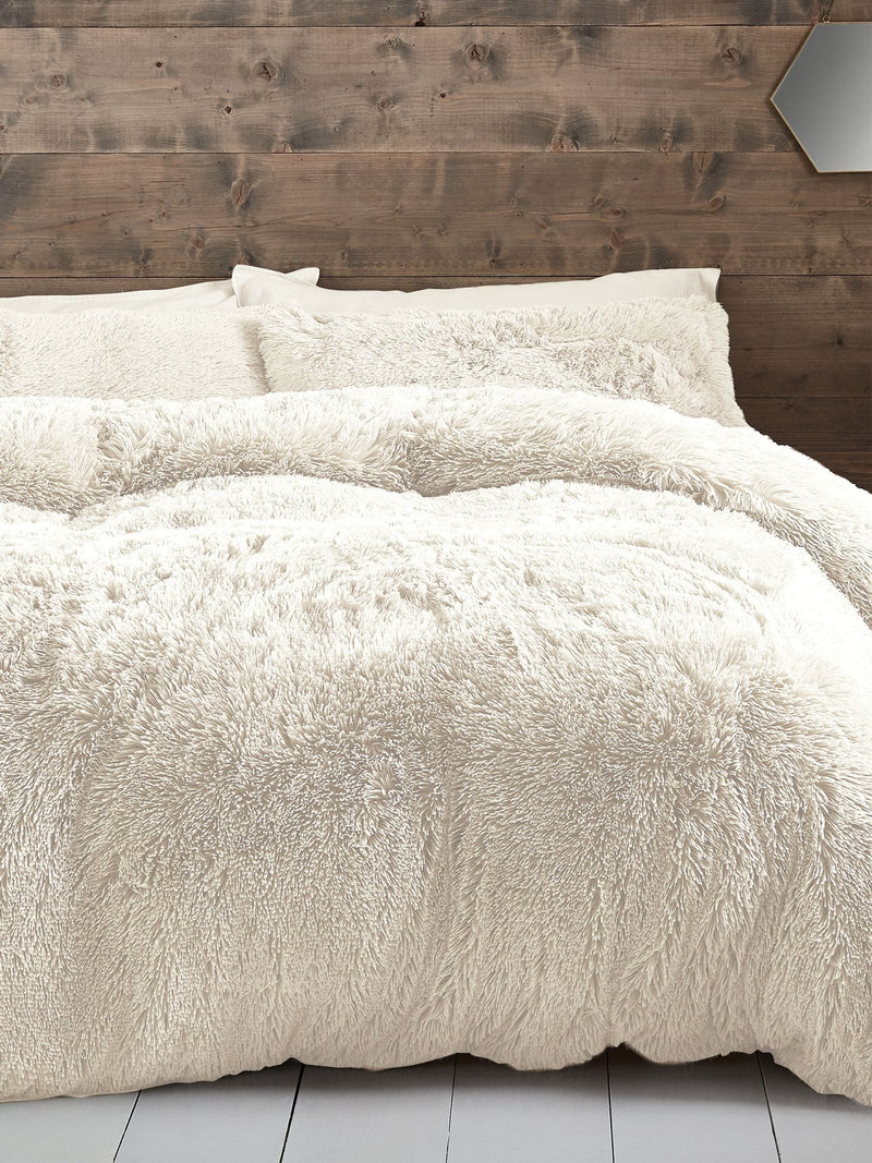 Catherine Lansfield bedding set with shaggy faux fabric - British product