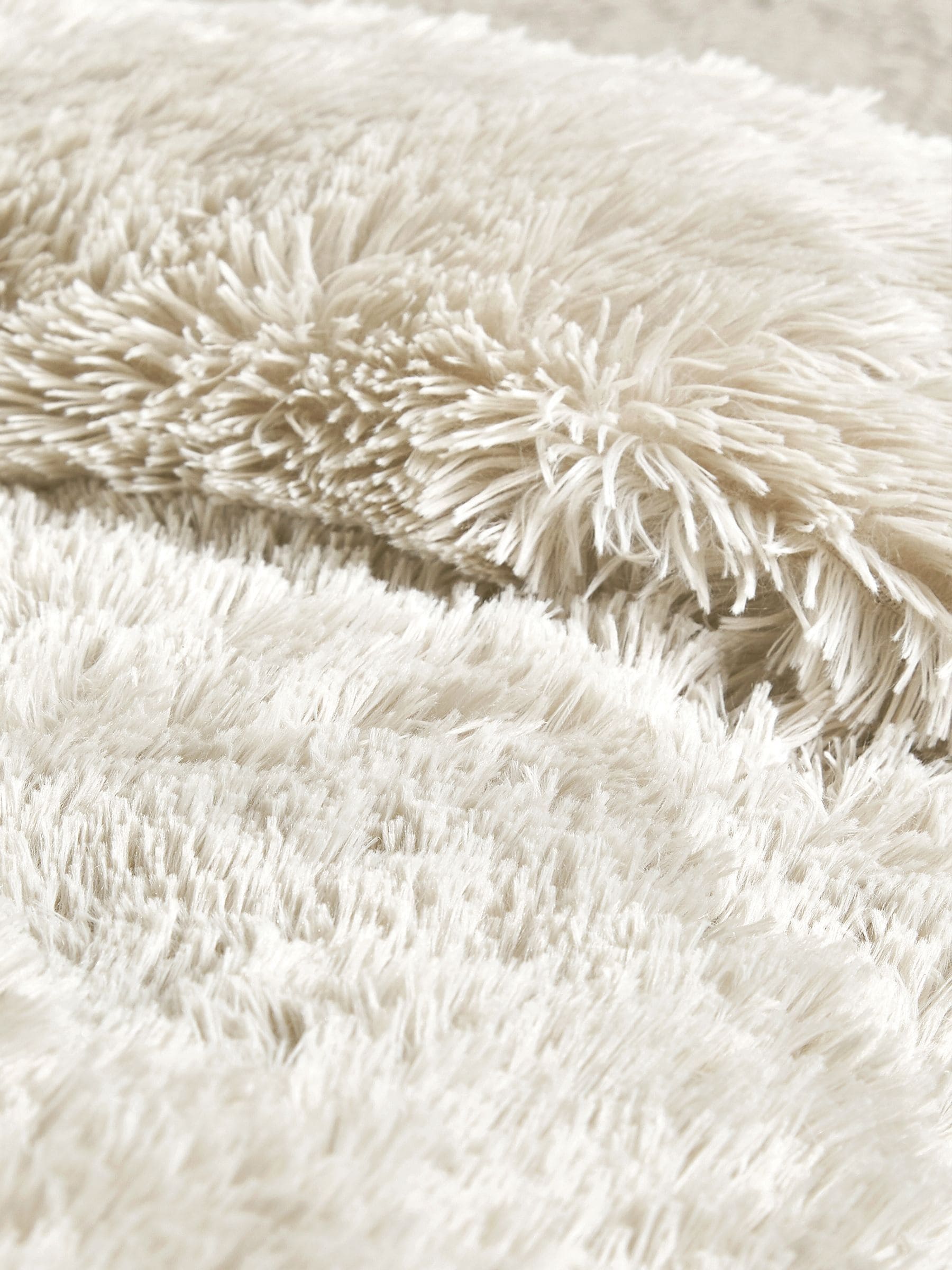 Catherine Lansfield bedding set with shaggy faux fabric - British product