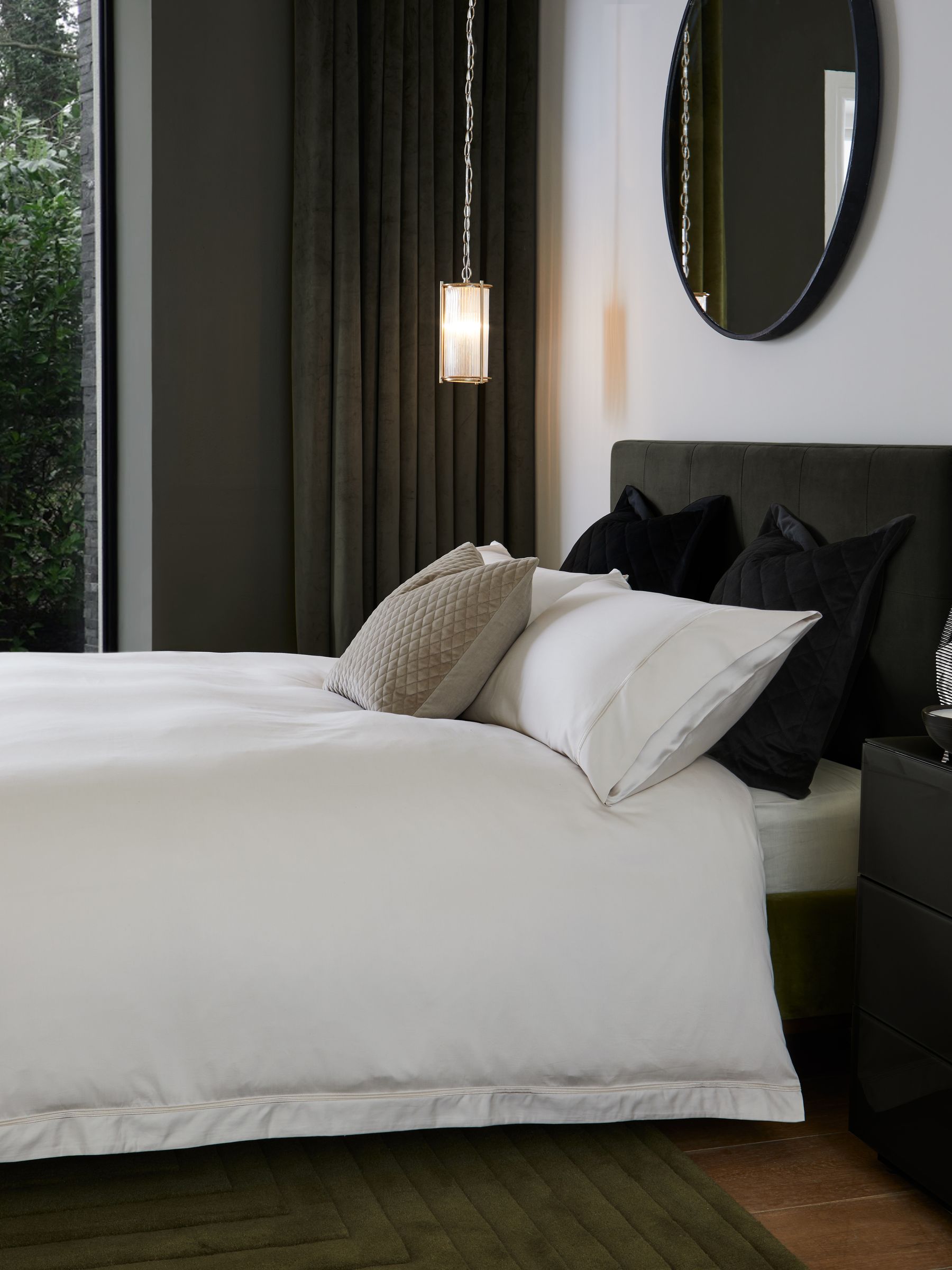 Collection Luxe Ivory/Champagne duvet cover and pillowcase set, UK version