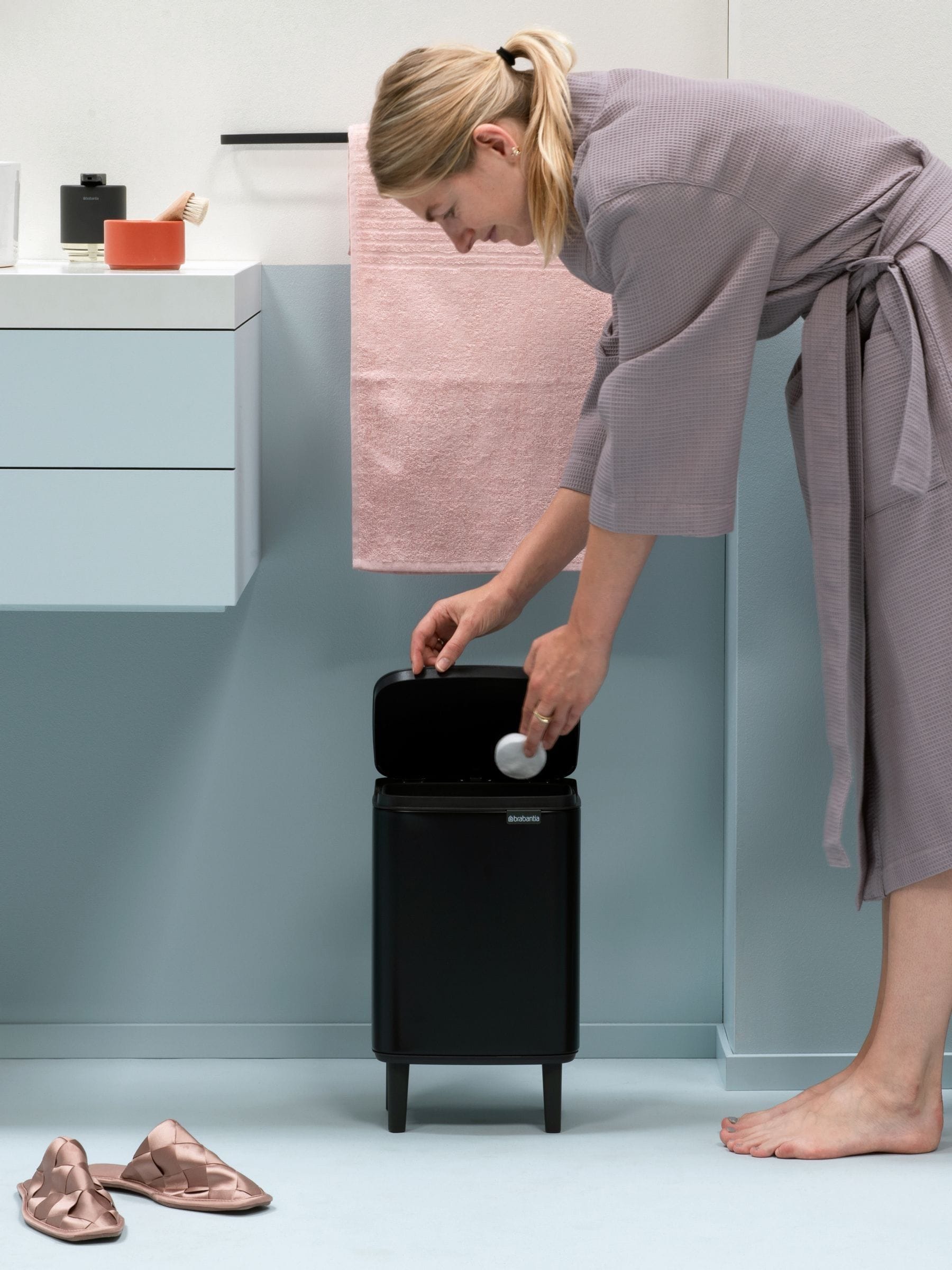 Brabantia Black Bo Hi waste bin 7L - British product