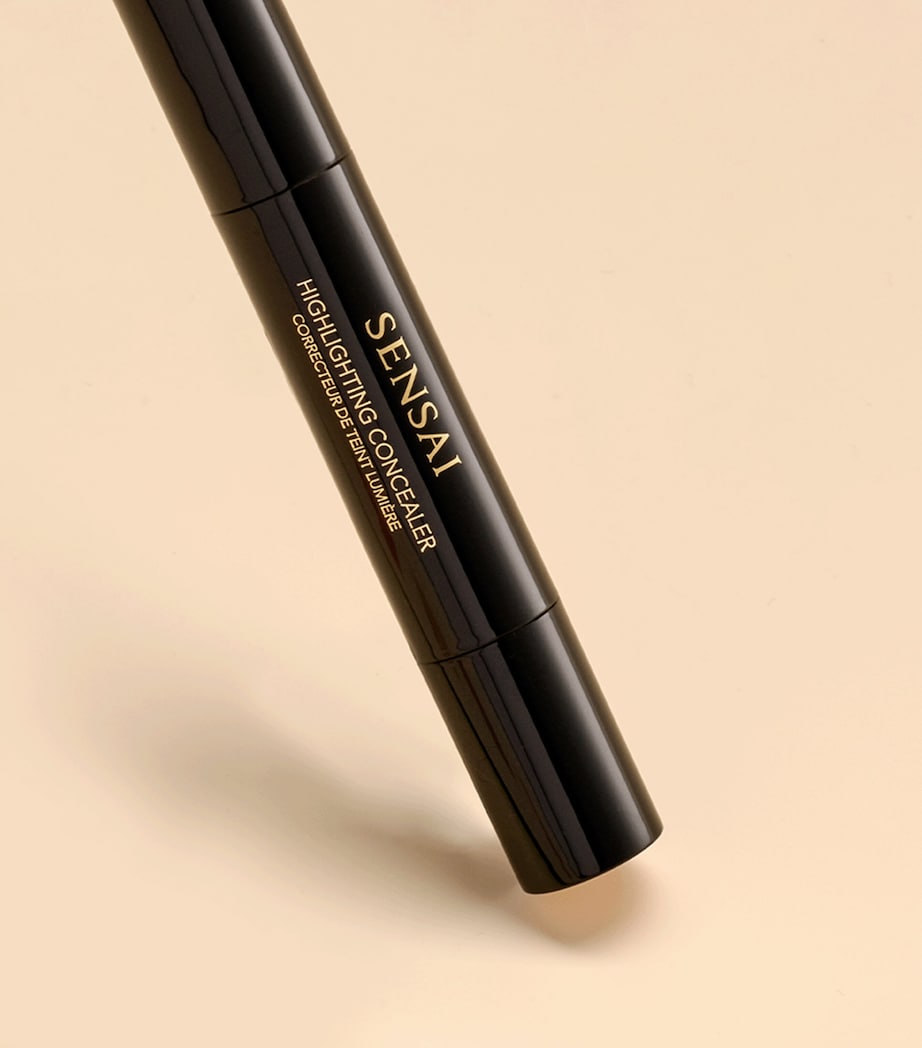 Sensai Highlighting Concealer makeup (British brand)