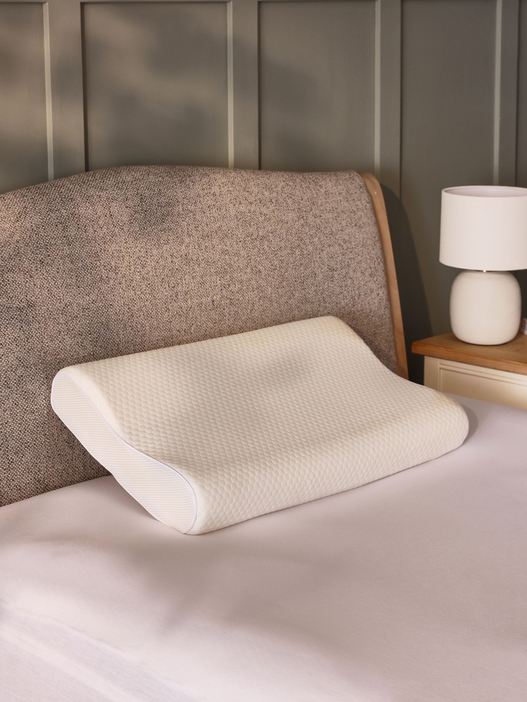 Two Way Memory Foam Pillow (British brand)