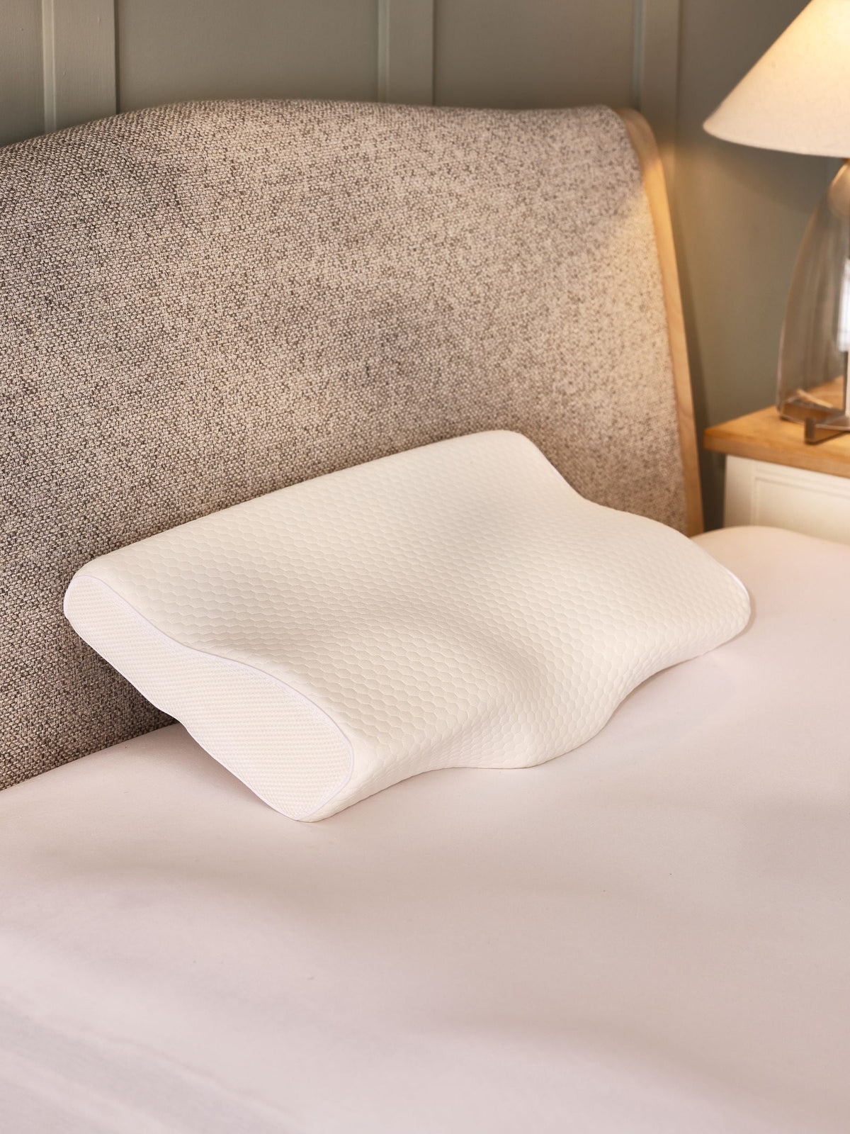 Tapered neck memory foam pillow (British brand)