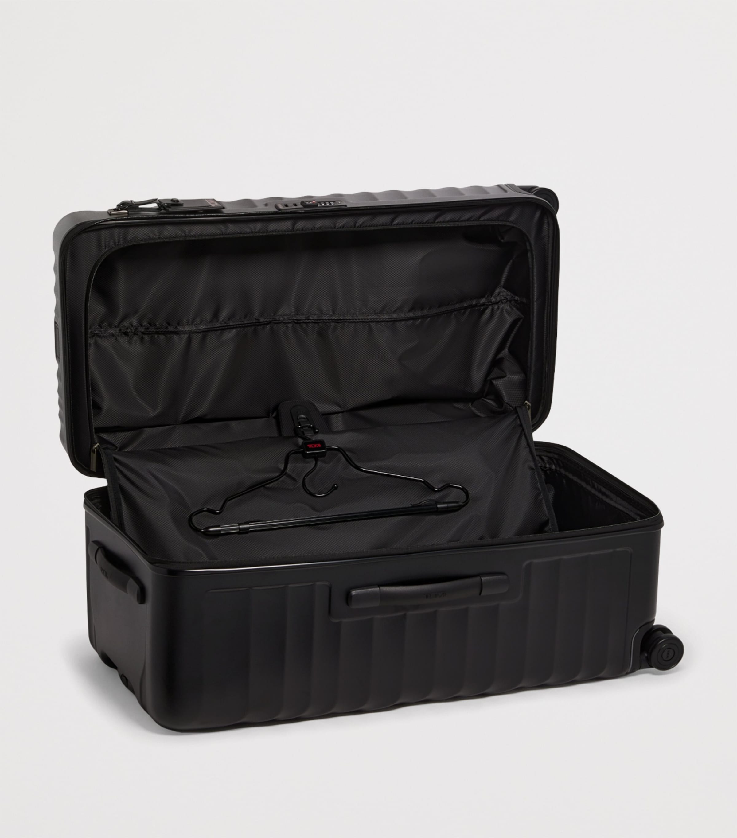 Tumi 19 Degree Large rolling trunk 79.5cm (British brand)