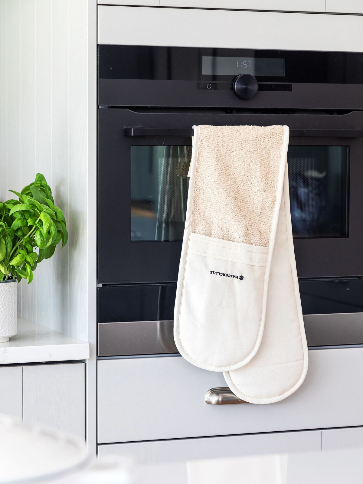 Masterclass Cream Deluxe double oven gloves, imported from the UK