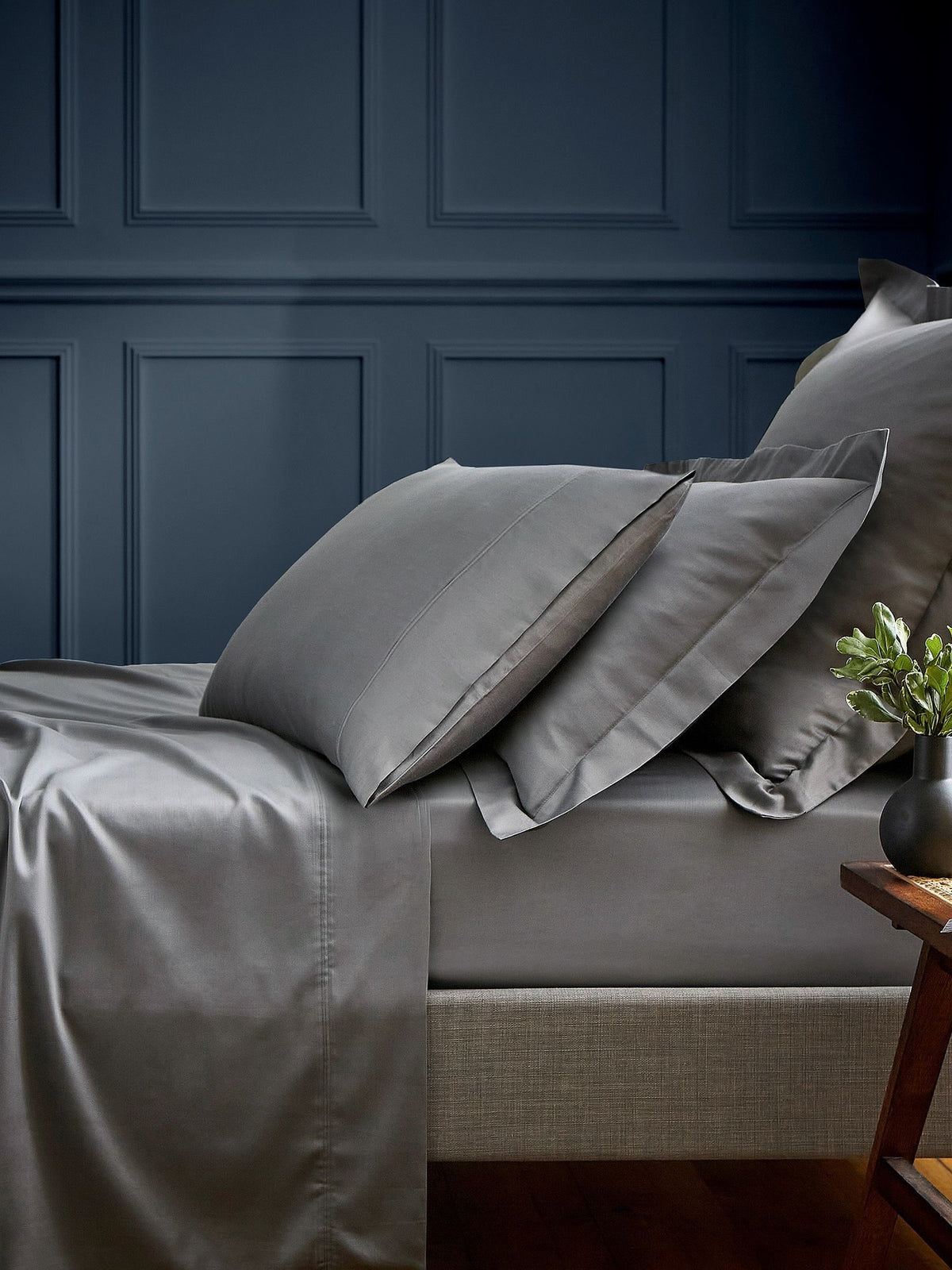 Bedeck of Belfast Grey Bob 600 thread count Egyptian fitted bed sheet - British product