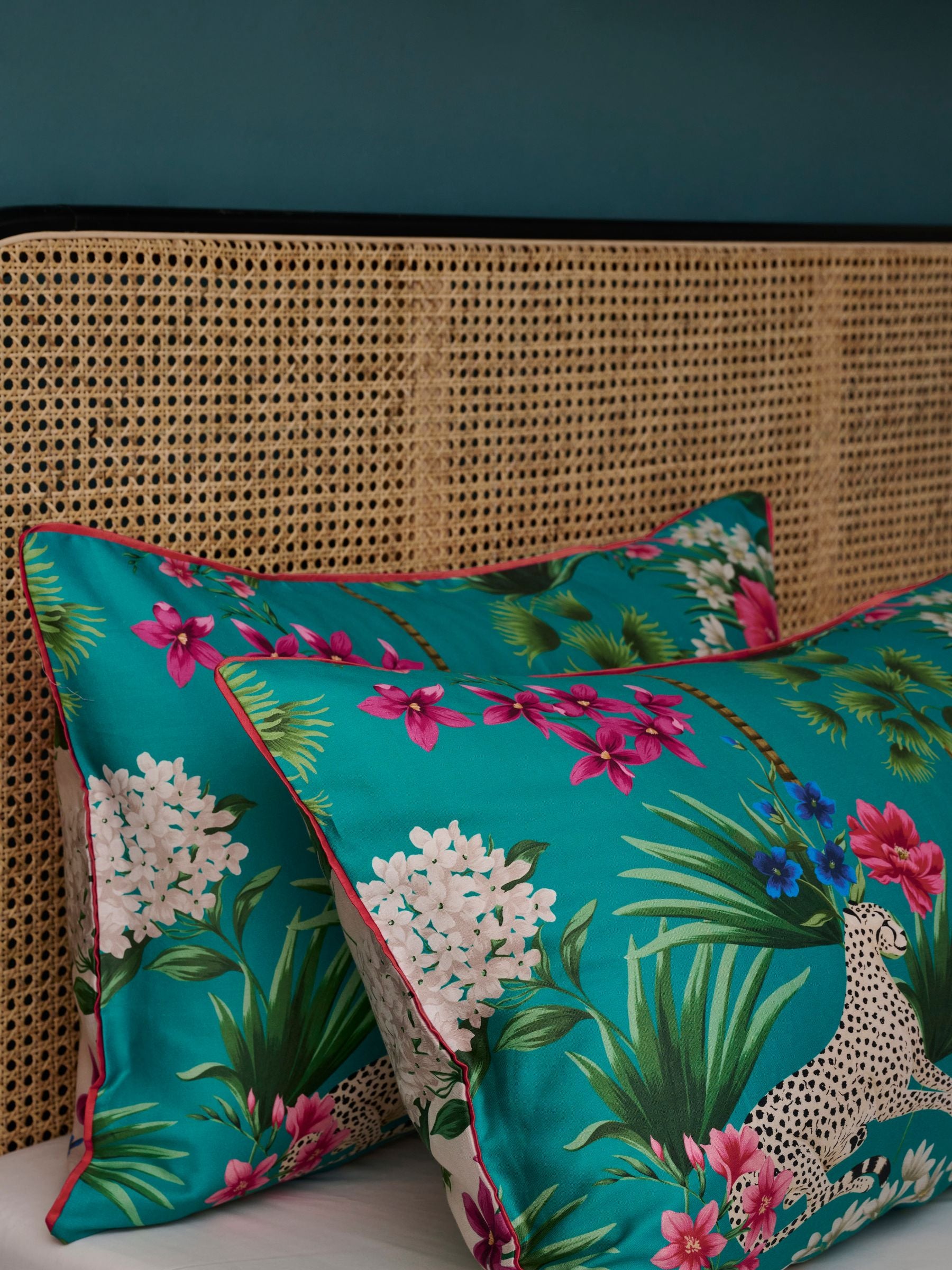 Teal Green Reversible Safari Duvet Cover and Pillowcase Set (British brand)