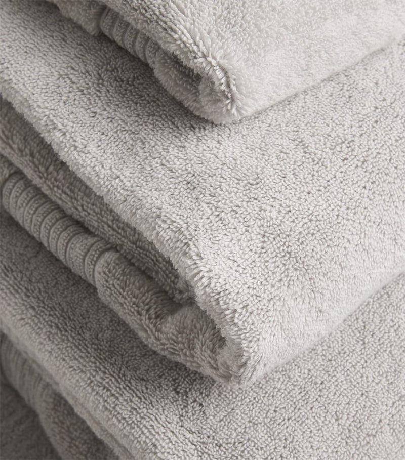 Harrods of London organic cotton hand towel 50cm x 100cm, UK version