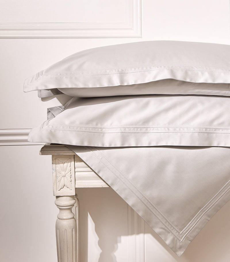 Harrods Richmond Super King Flat Sheet (270cm x 300cm), UK version