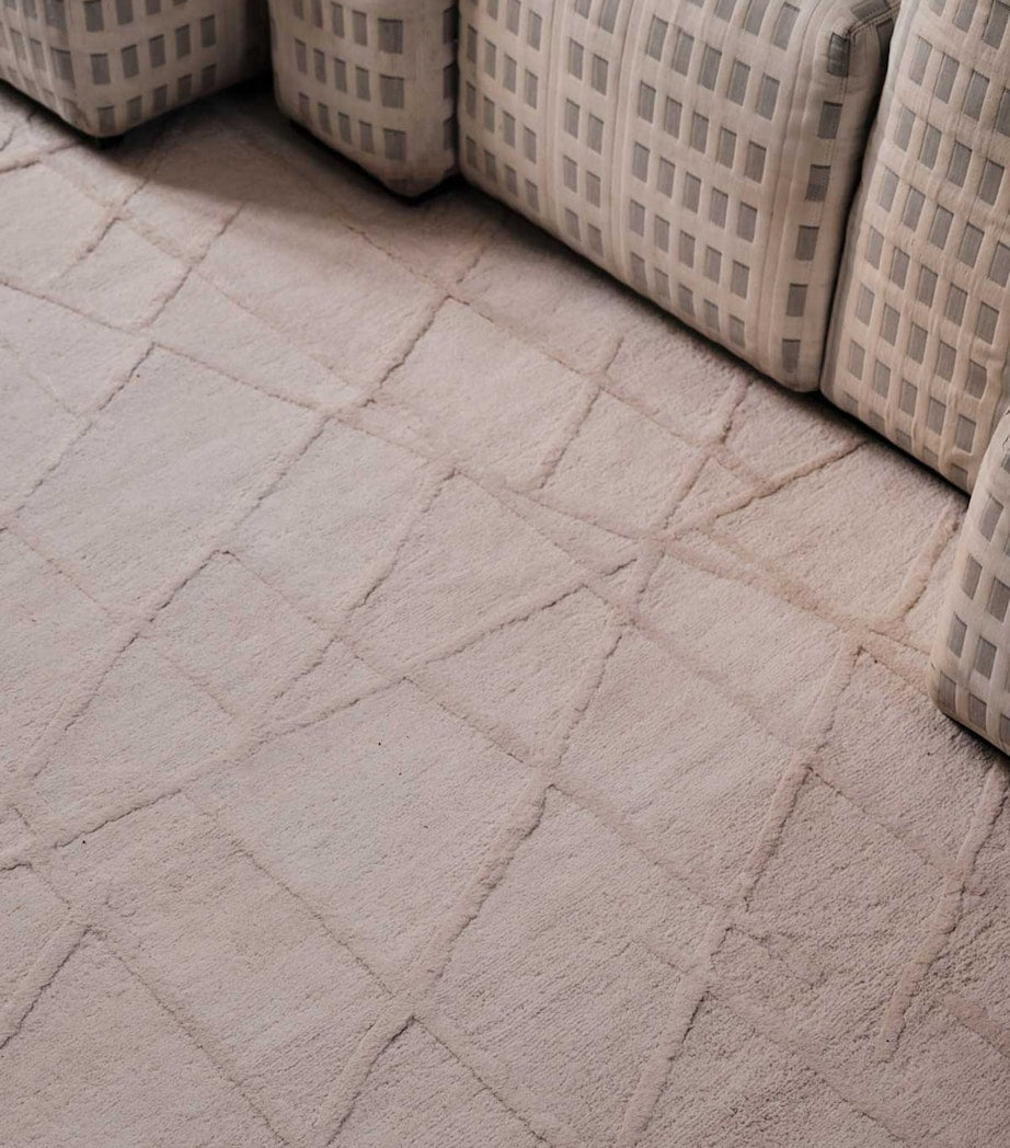 The Rug Company x Kelly Wearstler Riven Alabaster Rug (2.44m x 3.05m)