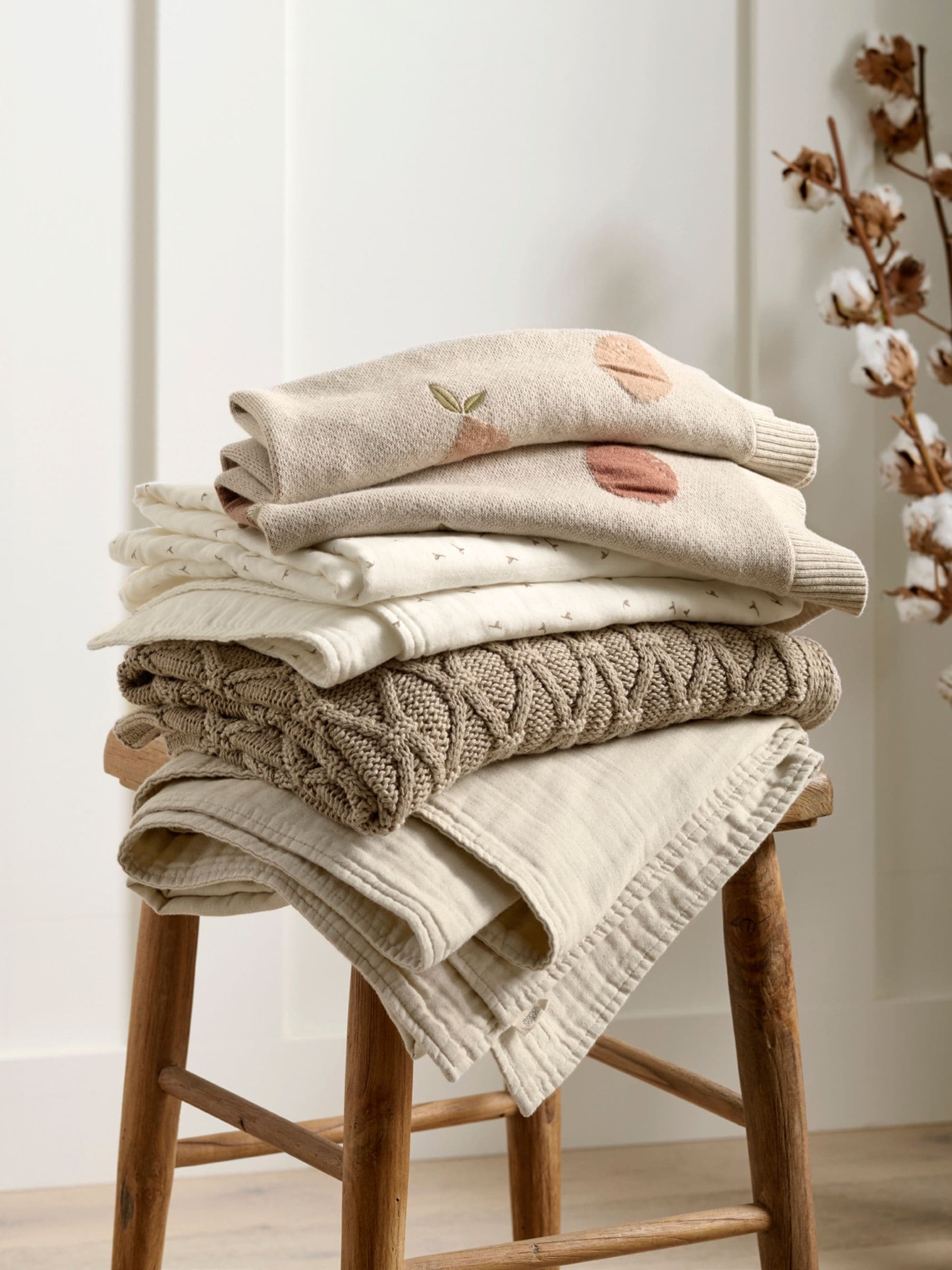 Mamas & Papas Seedling Cream 2-pack cotbed fitted sheets, imported from the UK