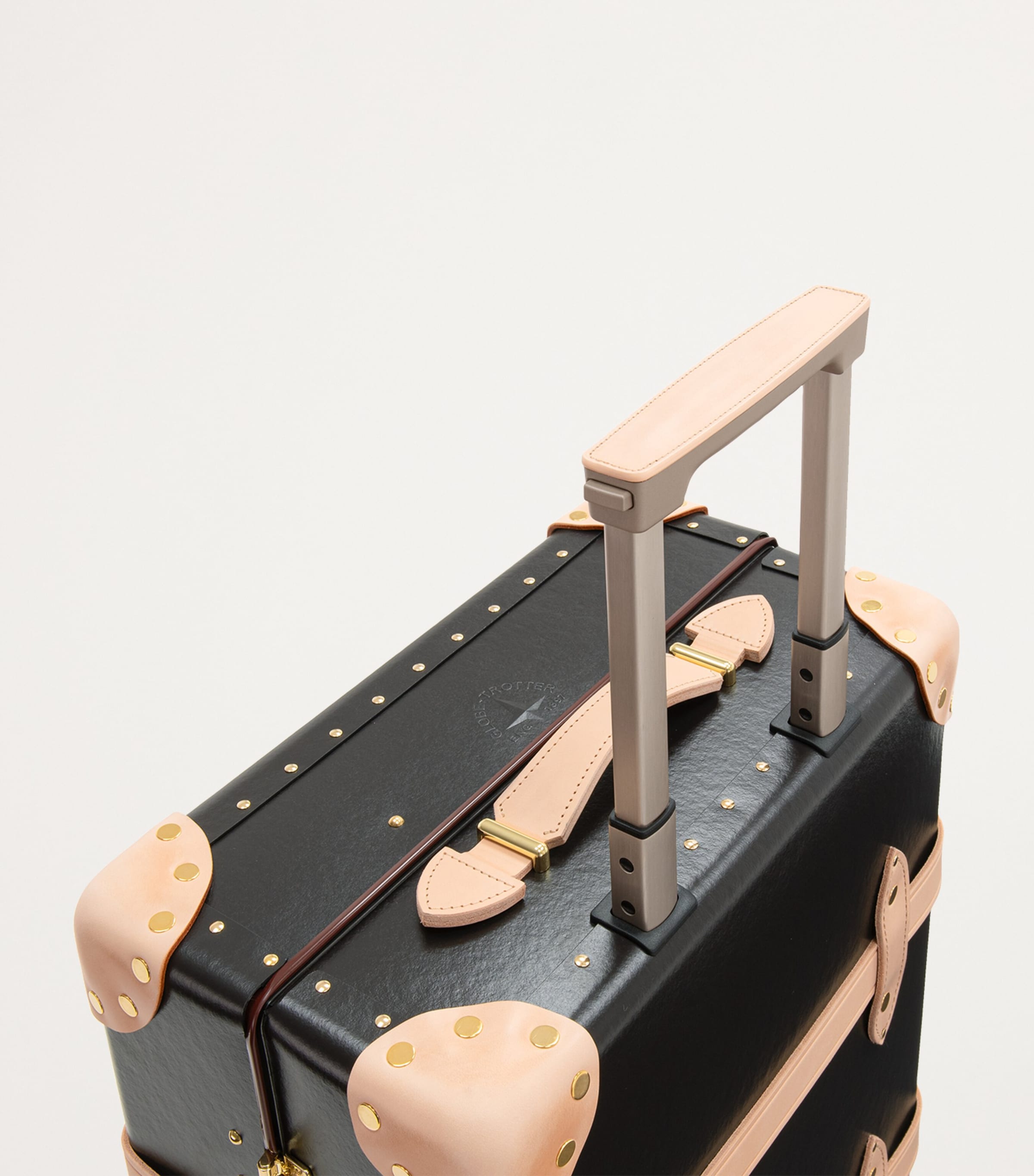 Globe-Trotter Safari 4-Wheel Suitcase (56cm)