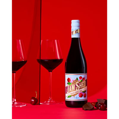 Jam Shed Black Forest Mess Red fruit-flavoured wine 75cl - British product