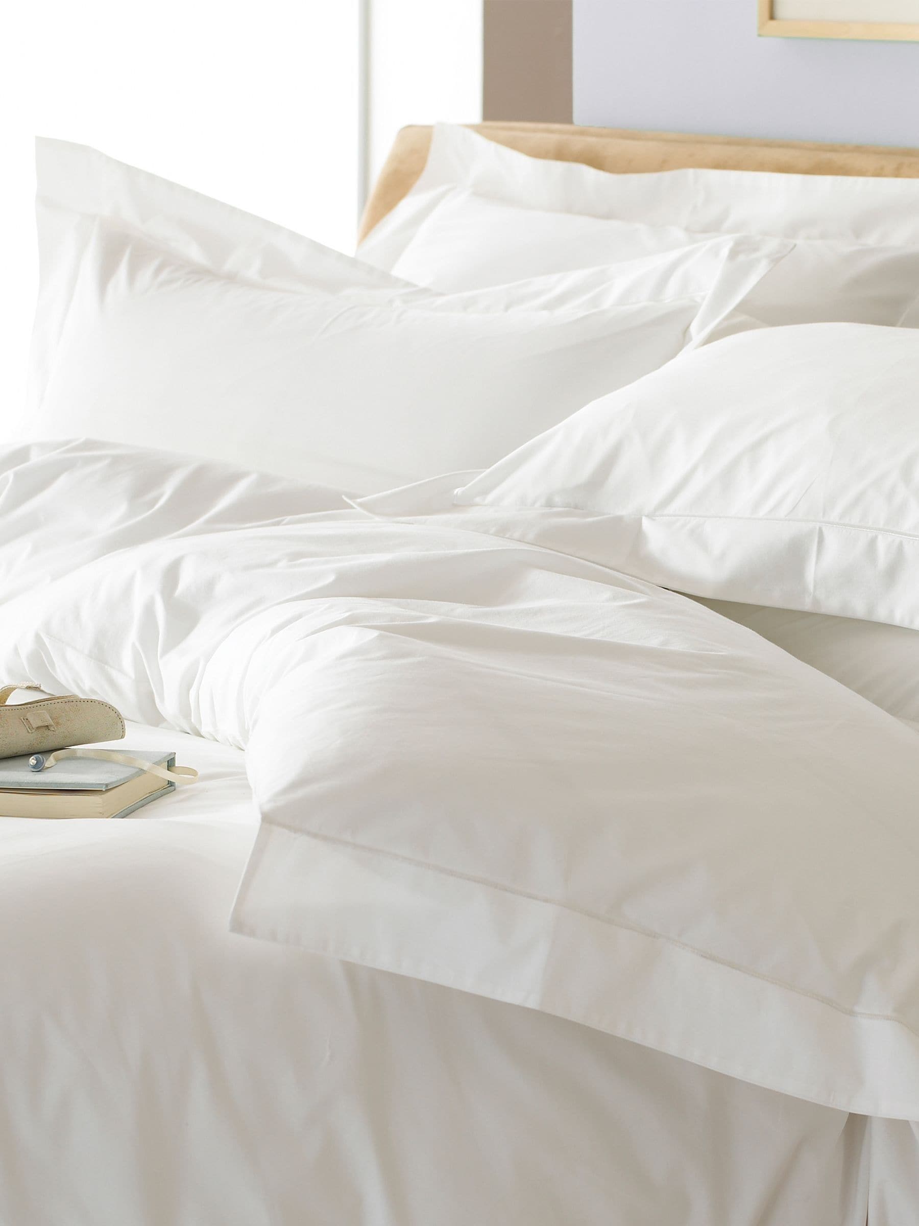 Paoletti White Oxford duvet cover and pillowcase set, imported from the UK