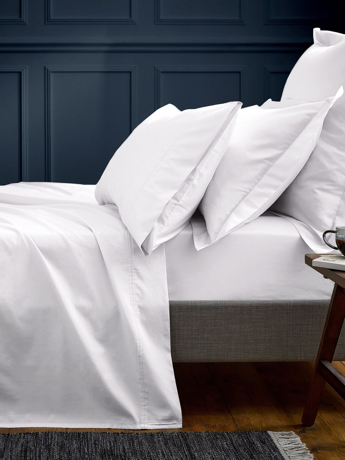 Bedeck of Belfast White Bob flat sheet - British product