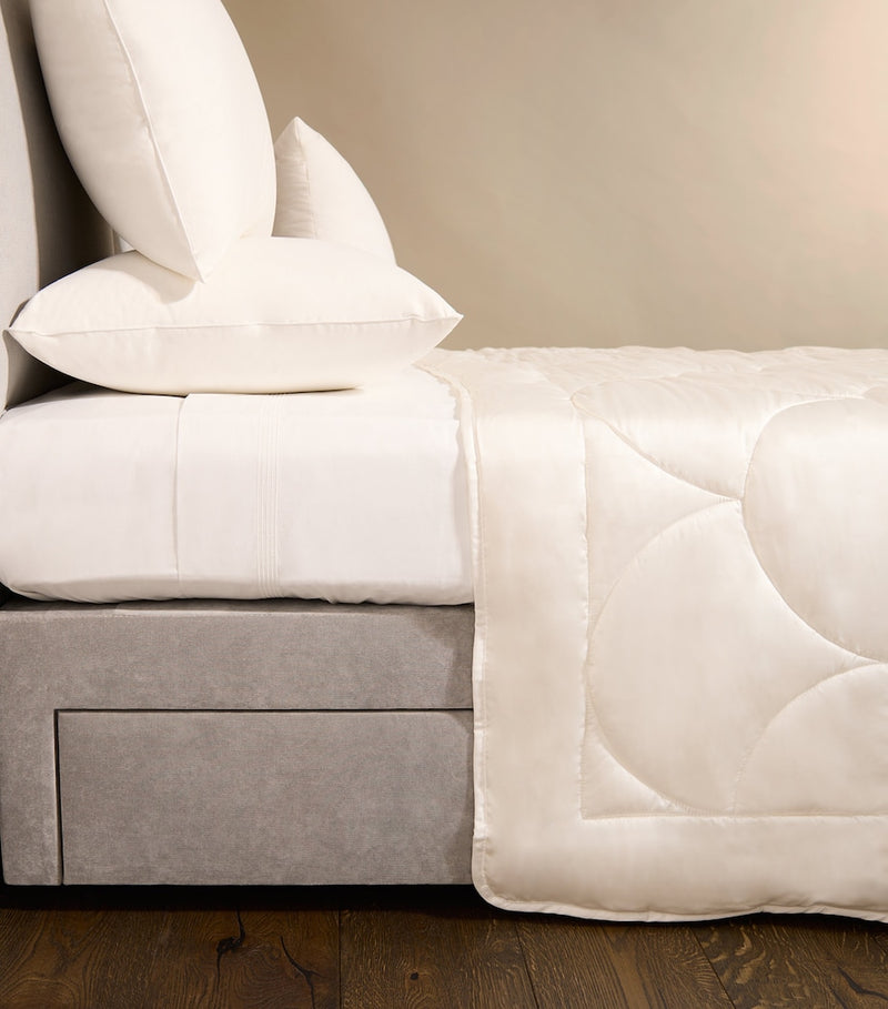 Harrods of London Super-King Pure Silk Duvet