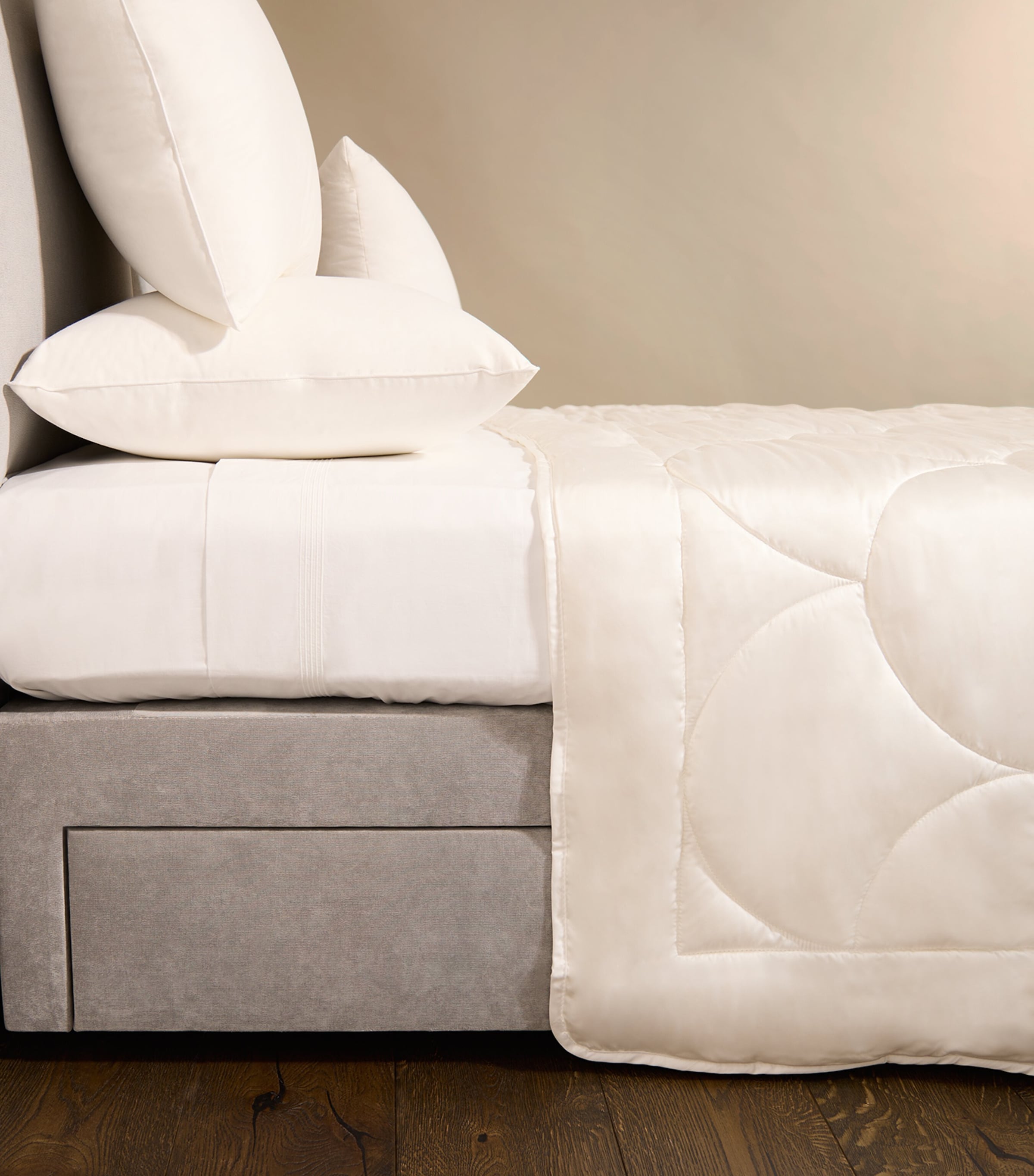 Harrods of London Super-King Pure Silk Duvet