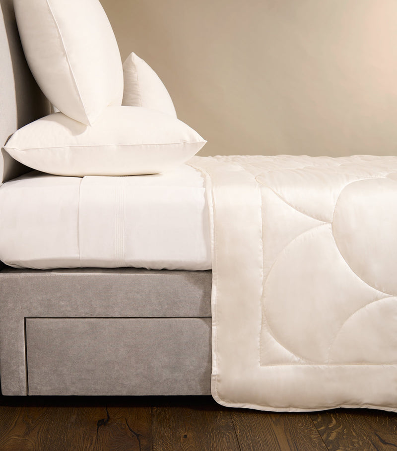 Harrods of London Super-King Pure Silk Duvet